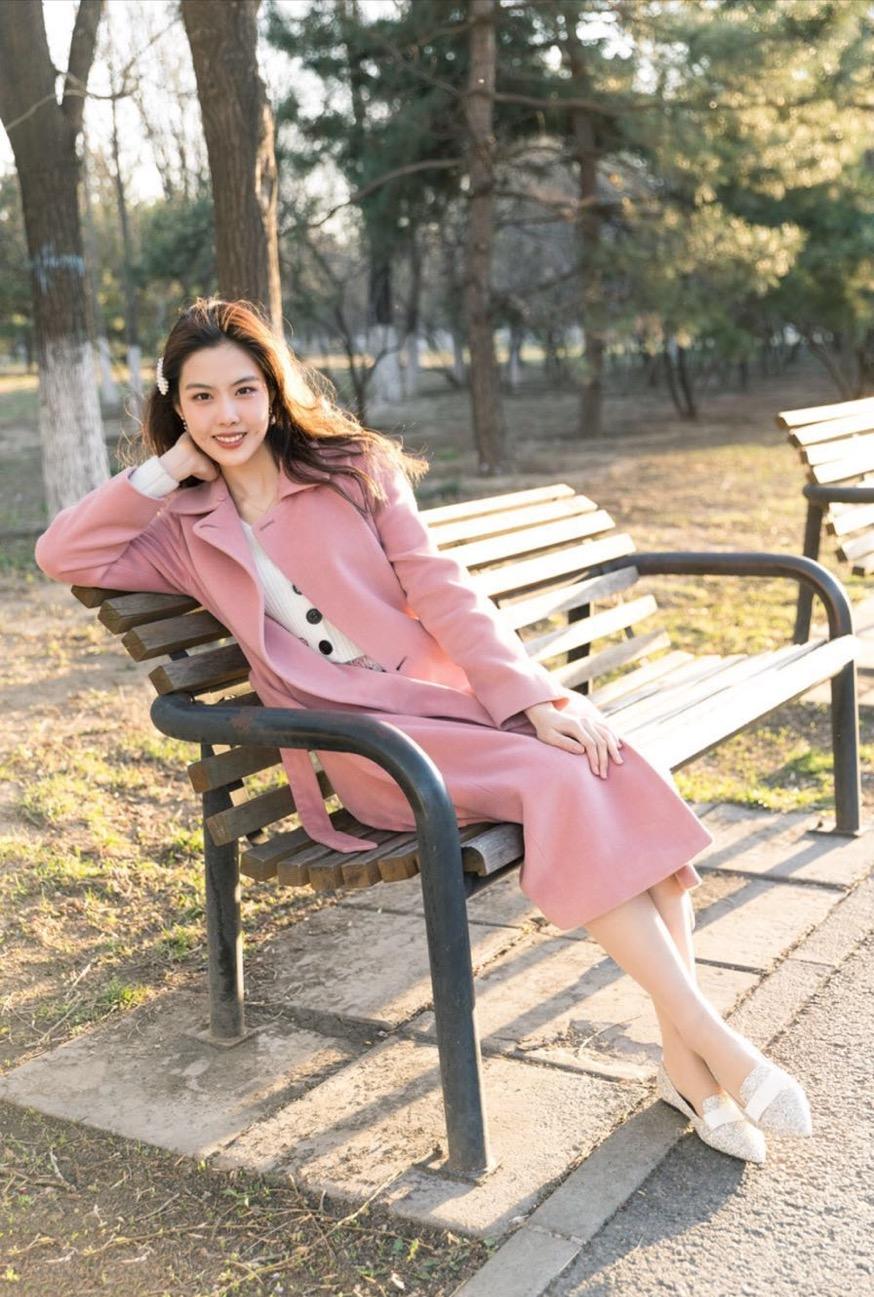 旅拍技巧:路边也想拍美照,不妨试试这8个拍照姿势