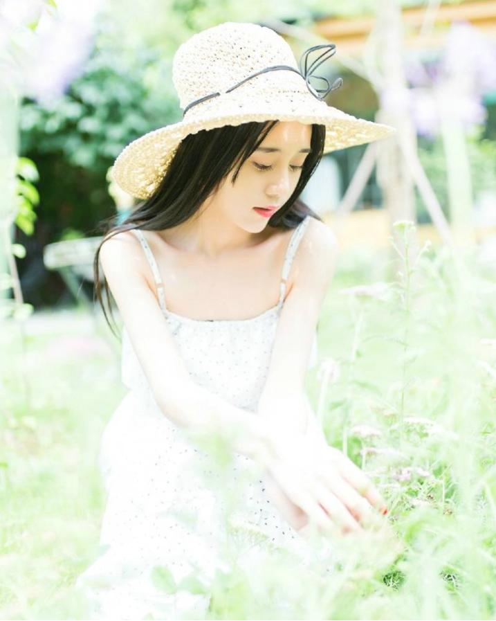 和花一起拍照,这8个拍照姿势技巧要学起来,真的很好看