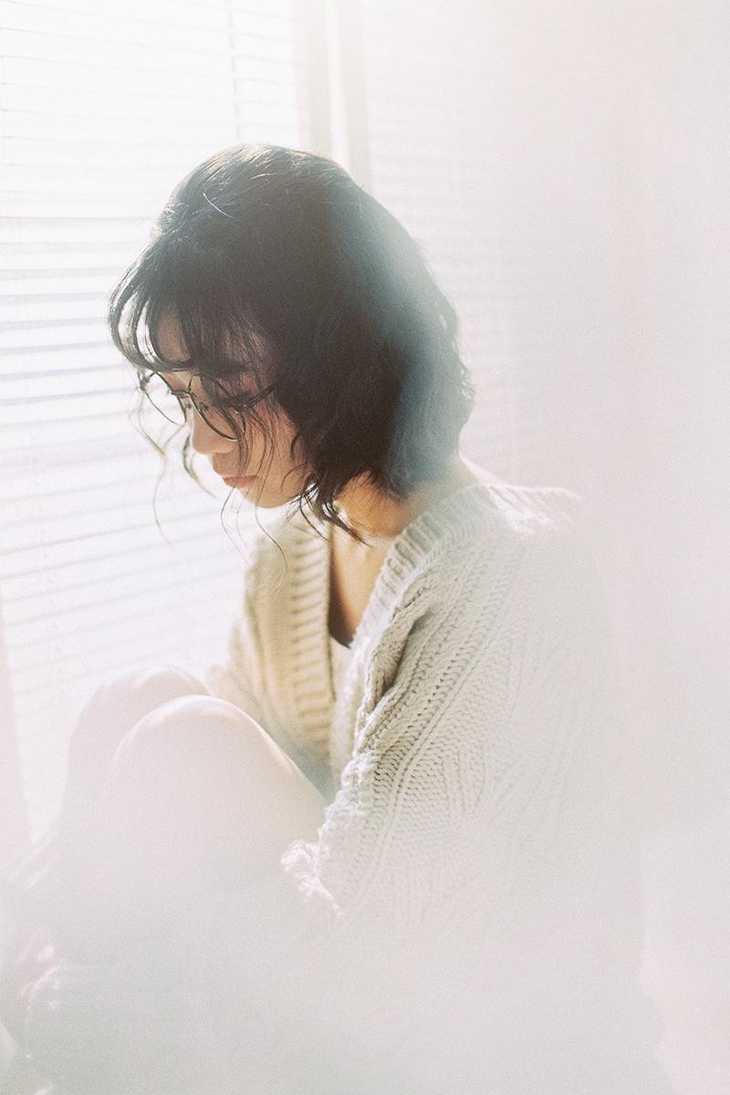 “脸大”怎么拍显瘦?20张示例照5个技巧,解决“大饼脸”难题