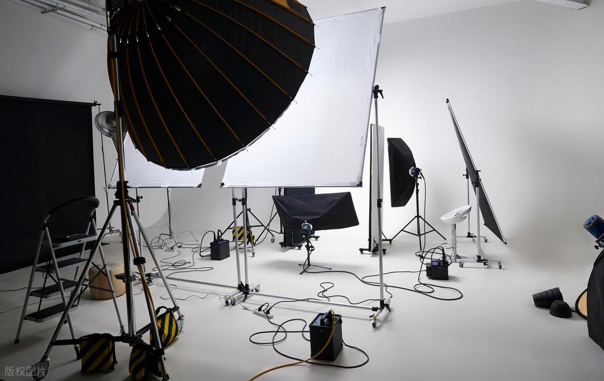 摄影,是器材的较量,还是艺术的探索?