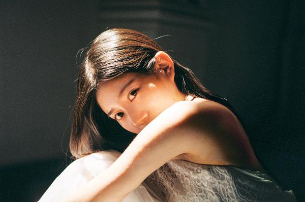 半身照的14个拍照技巧,照着攻略做起来,自然又好看