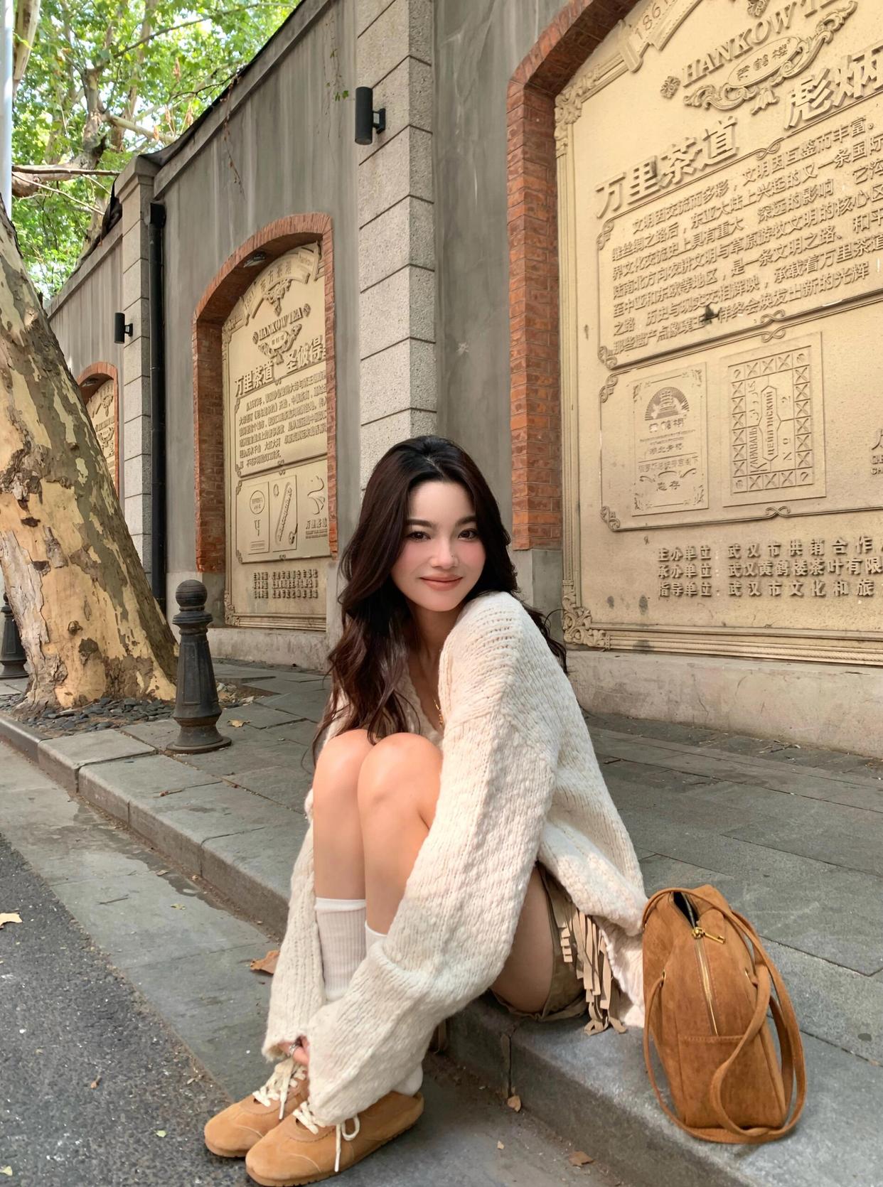 街边拍照,9个拍照pose,简单好看,又能拍出氛围感