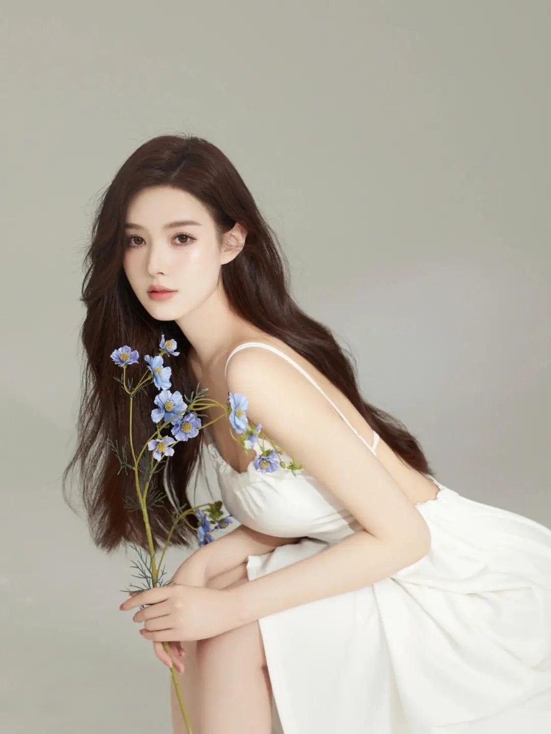 在家就能拍,8个居家写真拍照动作,简单干净、漂亮温柔