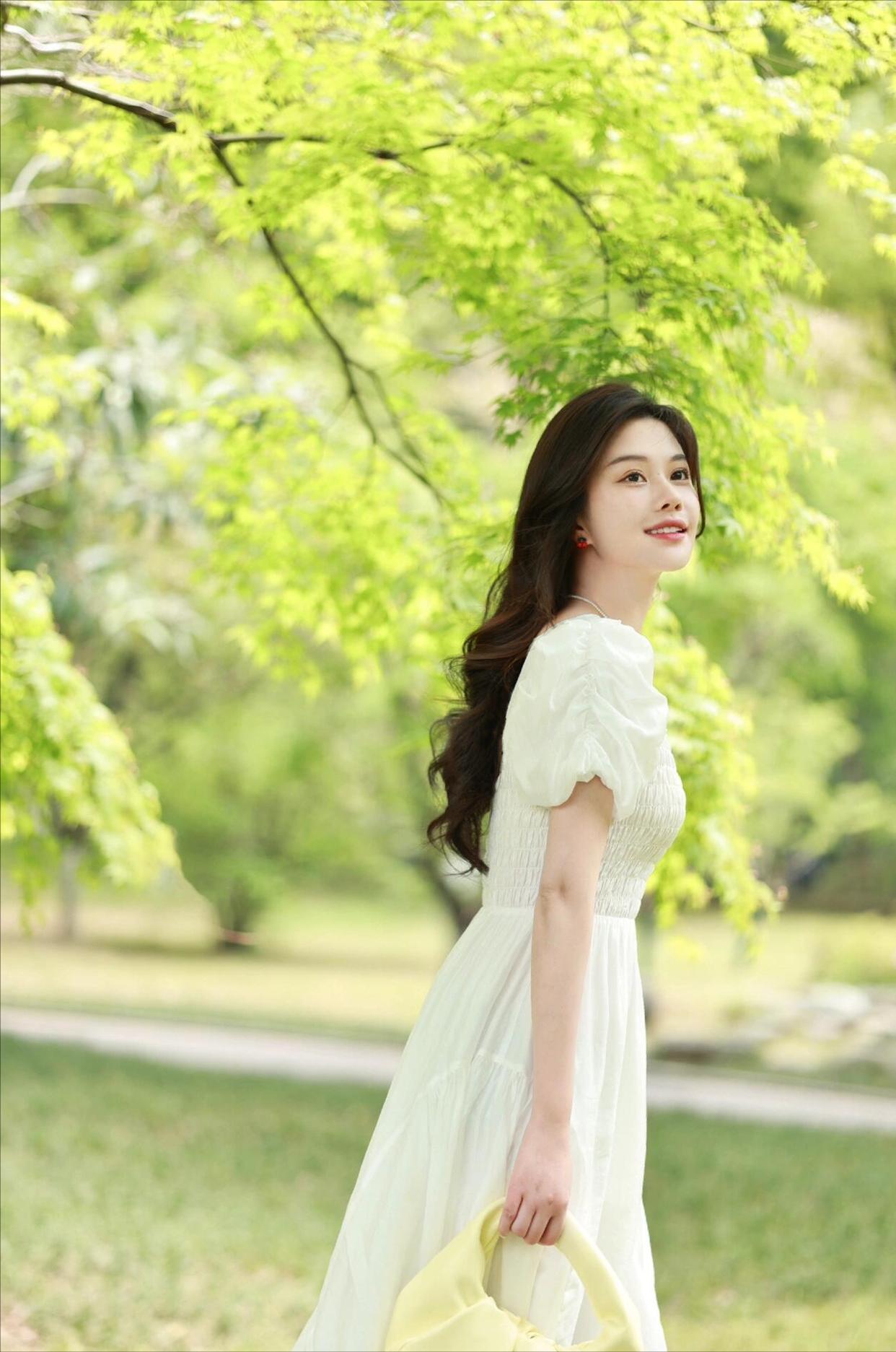 穿裙子拍照,一些拍照技巧,拍照温柔优雅,气质漂亮