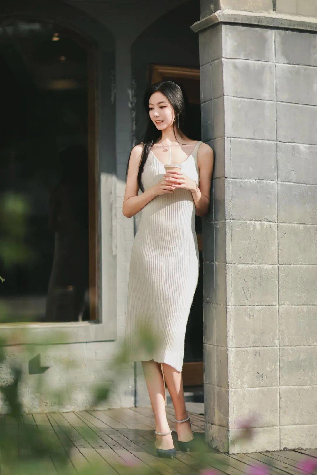 穿裙子街边拍照,10个姿势,拍照温柔有气质,时尚又漂亮