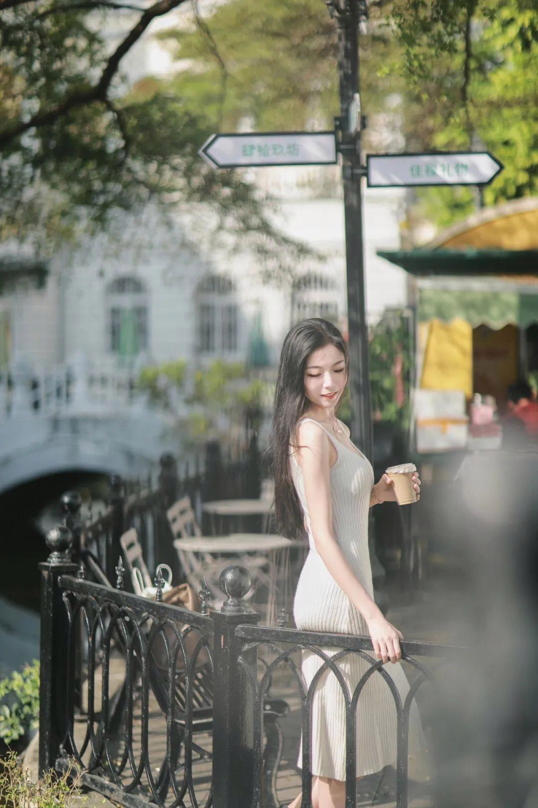 穿裙子街边拍照,10个姿势,拍照温柔有气质,时尚又漂亮