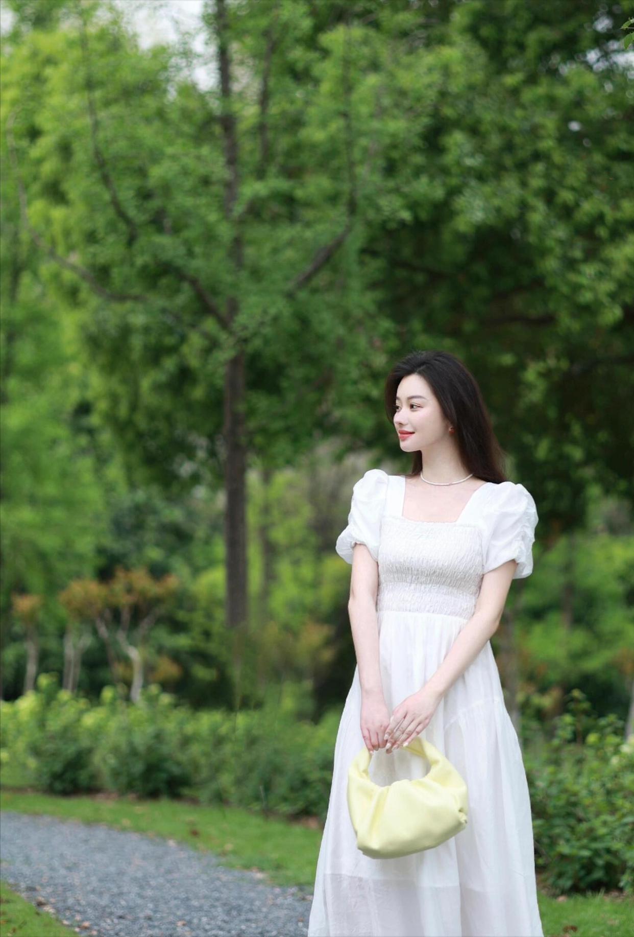 穿裙子拍照,一些拍照技巧,拍照温柔优雅,气质漂亮