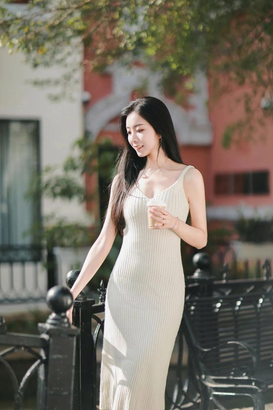 穿裙子街边拍照,10个姿势,拍照温柔有气质,时尚又漂亮