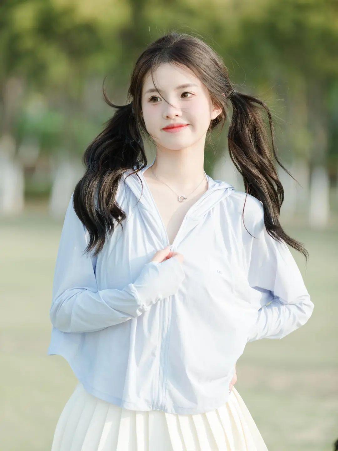 解放剪刀手,9个手部摆拍姿势,拍照轻松自然,又好看