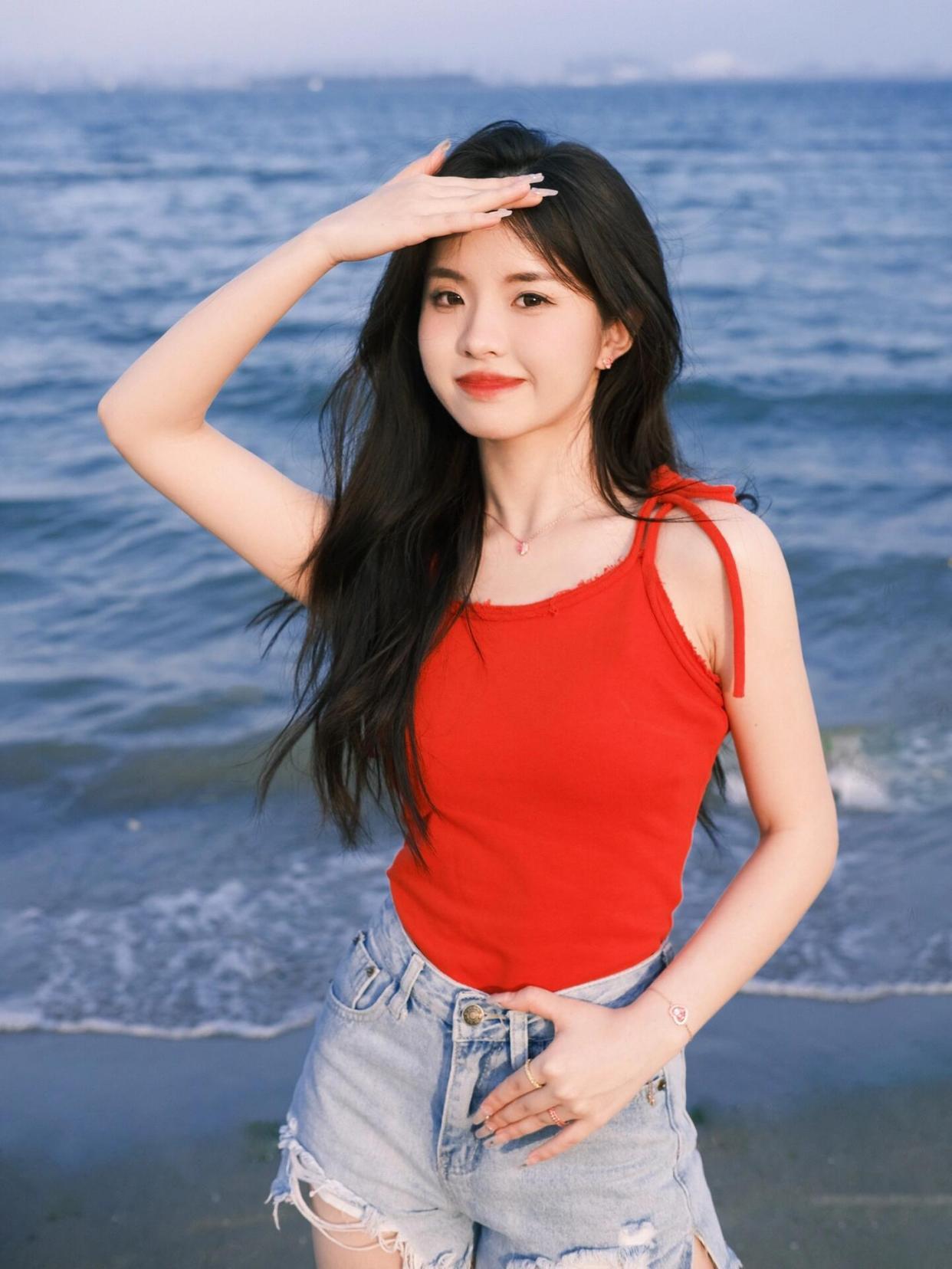 解放剪刀手,9个手部摆拍姿势,拍照轻松自然,又好看