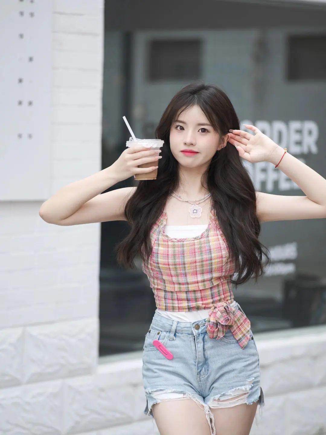 解放剪刀手,9个手部摆拍姿势,拍照轻松自然,又好看