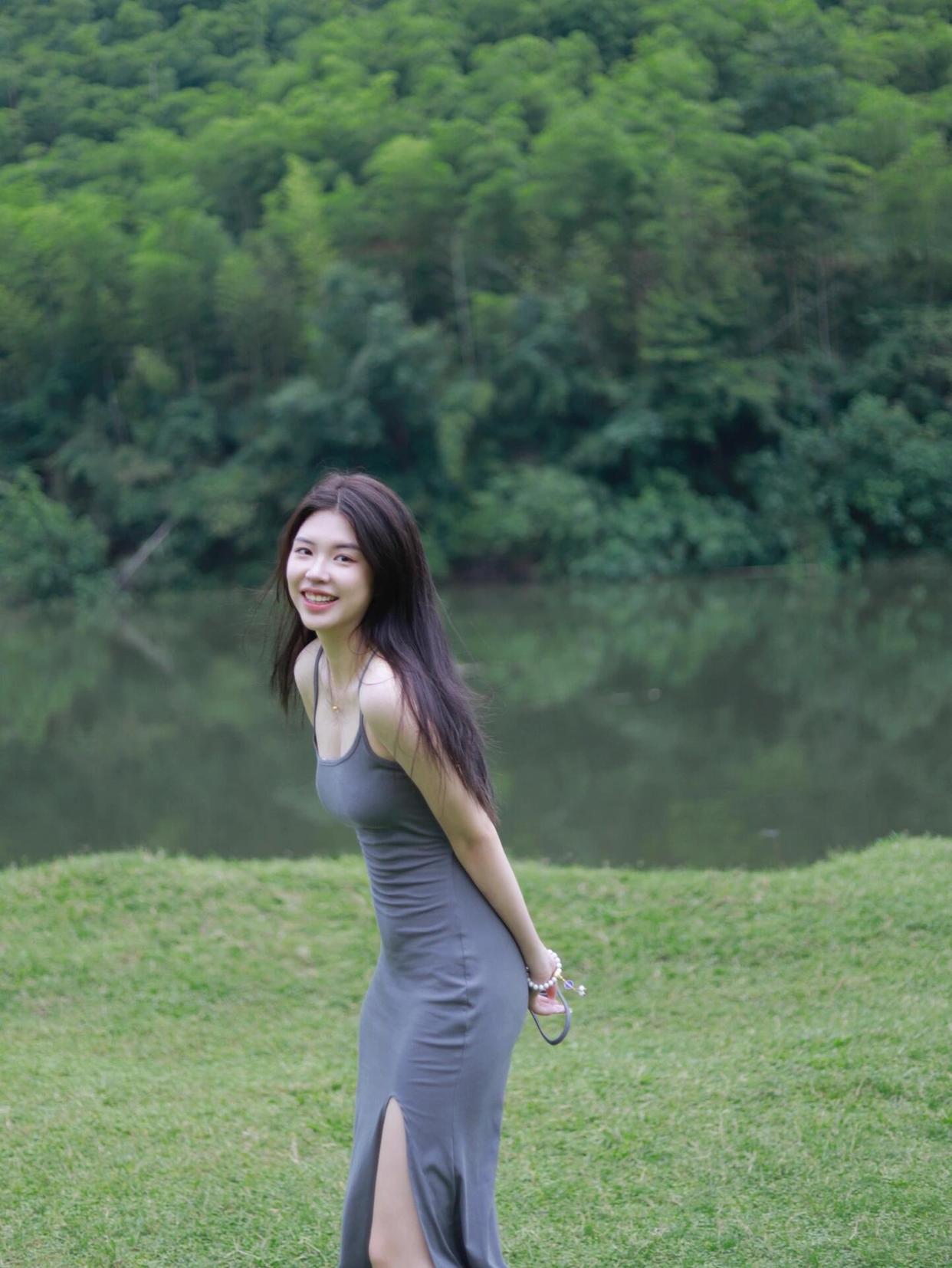 长裙拍照,这些动作可以学,姓感漂亮,拍出大长腿、好身材