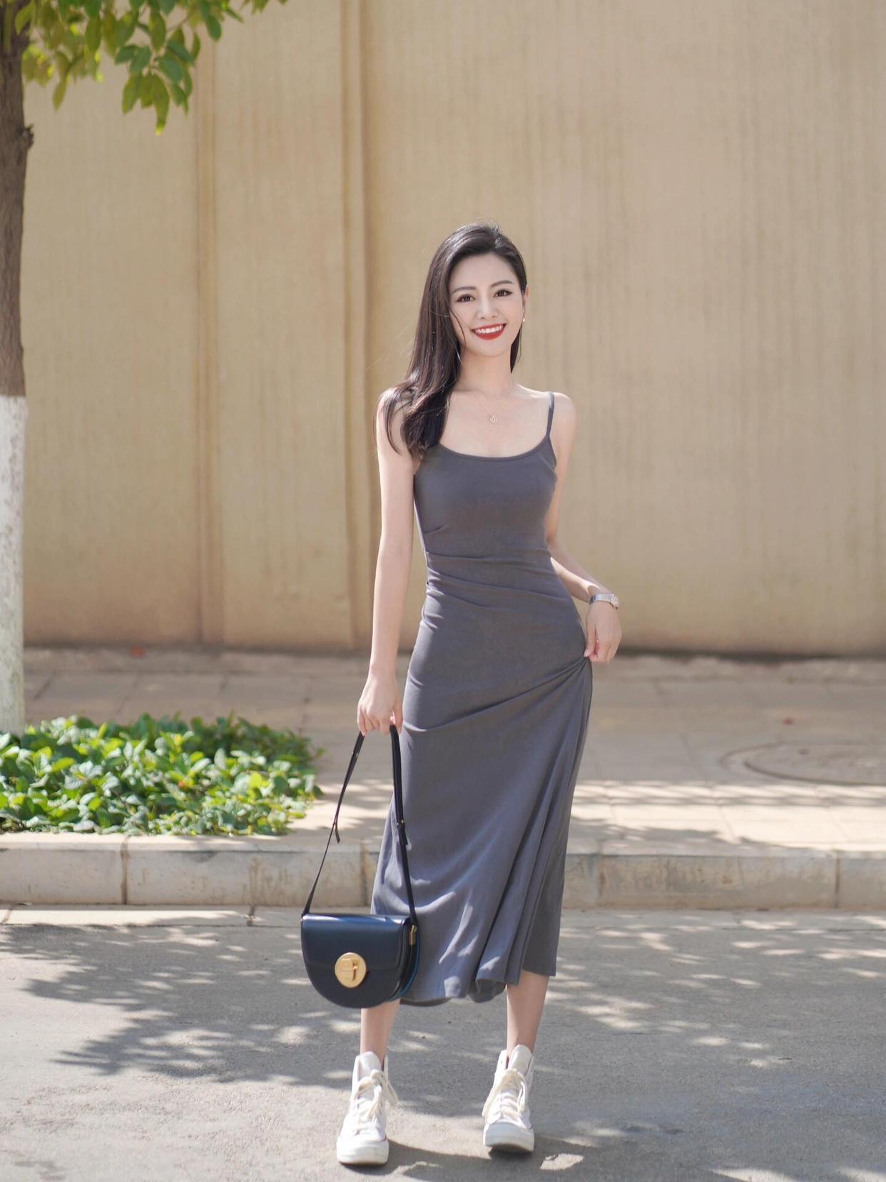 长裙拍照,这些动作可以学,姓感漂亮,拍出大长腿、好身材