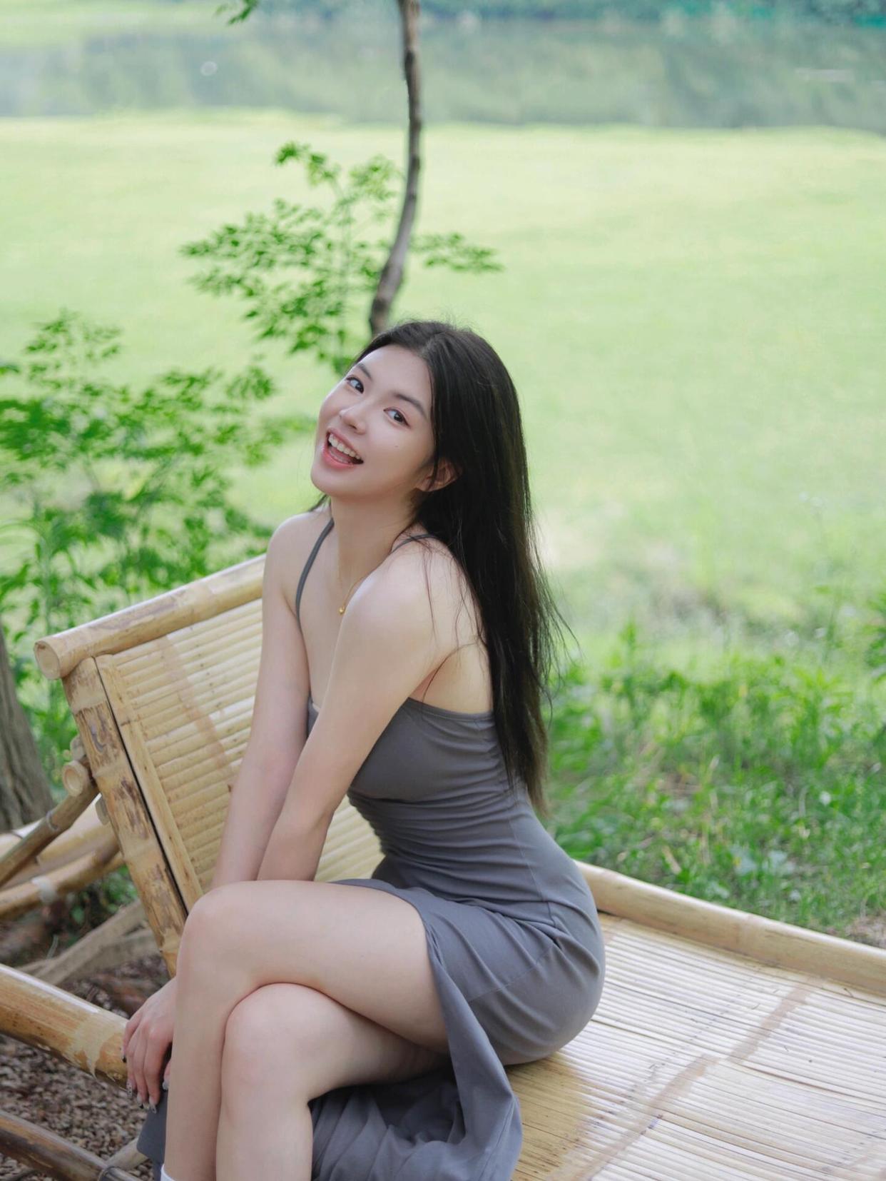 长裙拍照,这些动作可以学,姓感漂亮,拍出大长腿、好身材