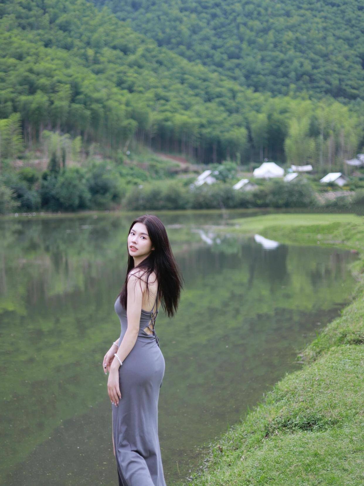 长裙拍照,这些动作可以学,姓感漂亮,拍出大长腿、好身材