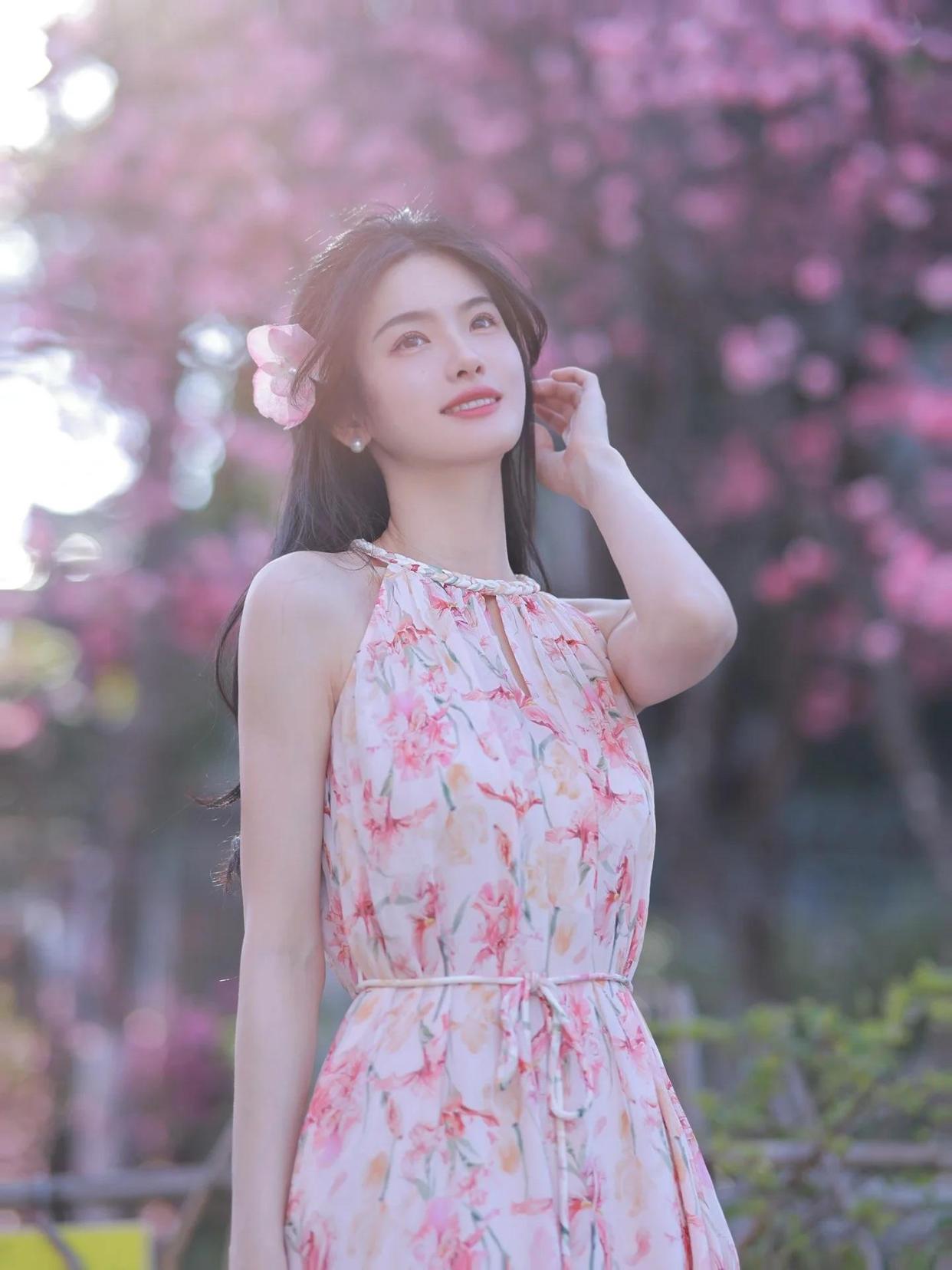 8个手部姿势,气质温婉很好看,日常拍照也不会尴尬