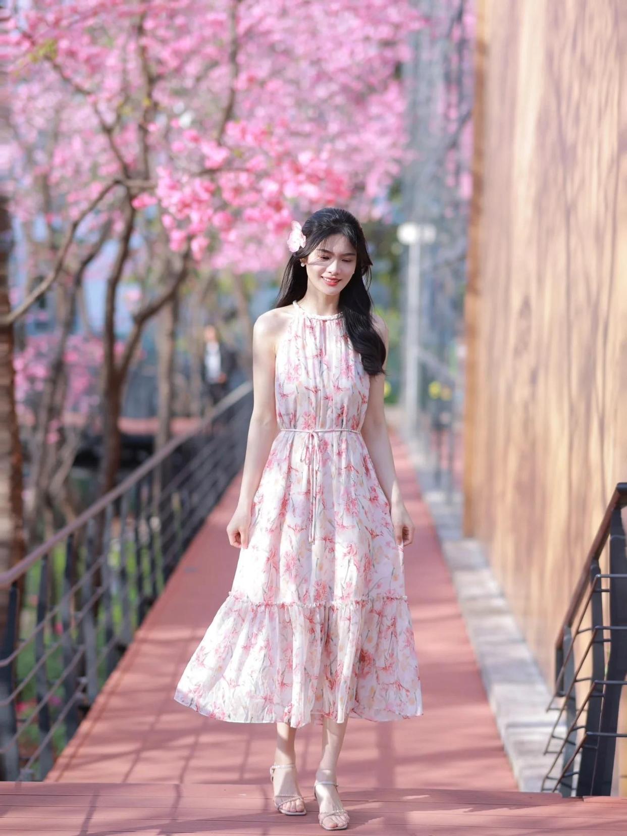 8个手部姿势,气质温婉很好看,日常拍照也不会尴尬