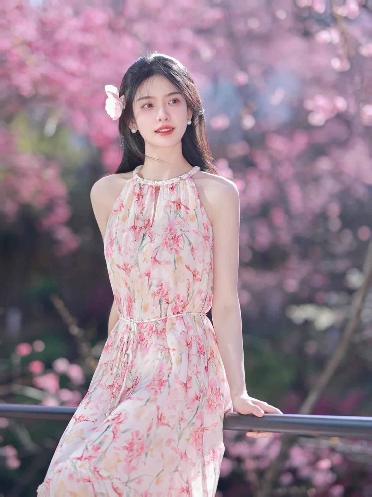 8个手部姿势,气质温婉很好看,日常拍照也不会尴尬