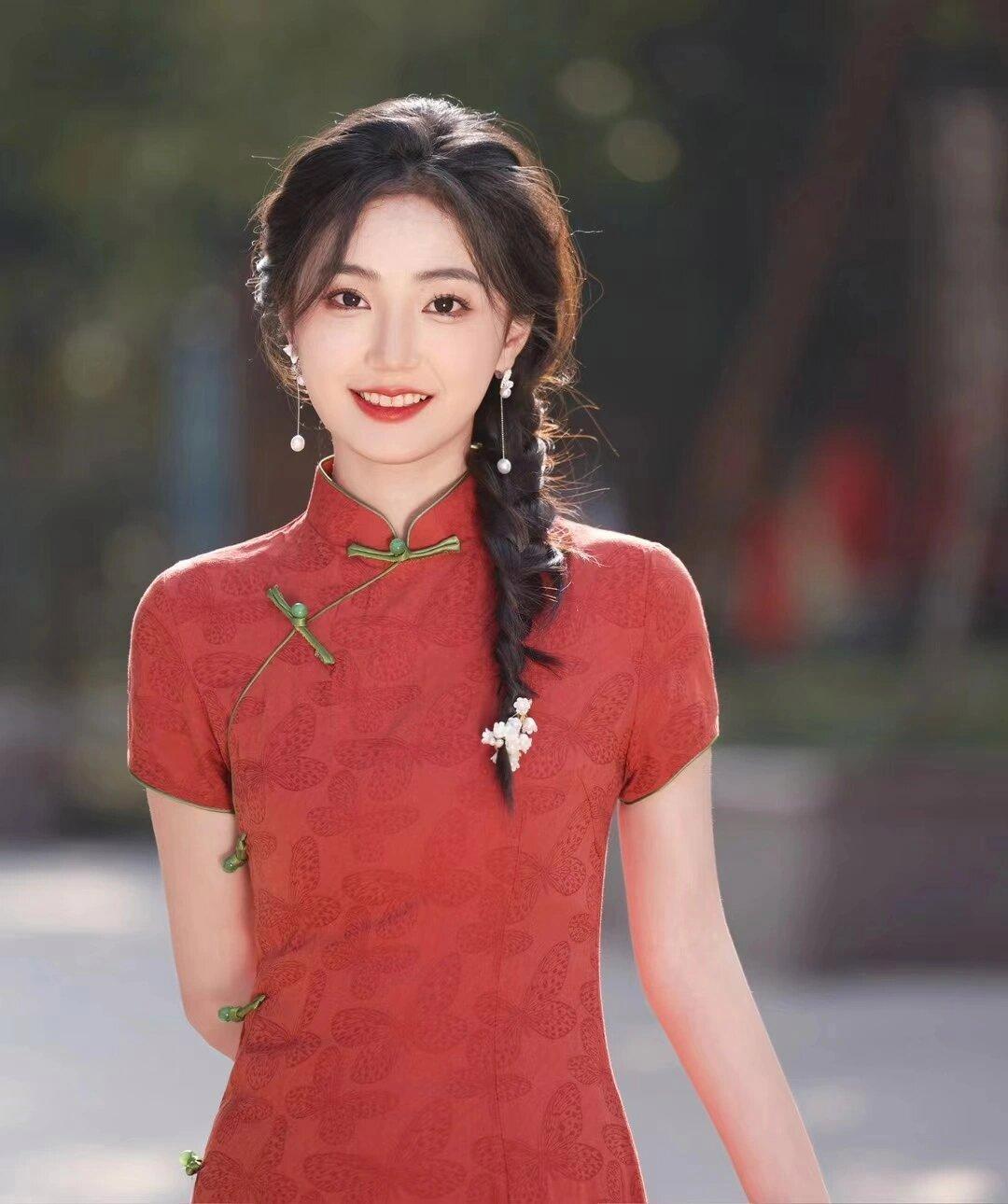 旗袍拍照9个姿势,简单易学,拍照气质又漂亮