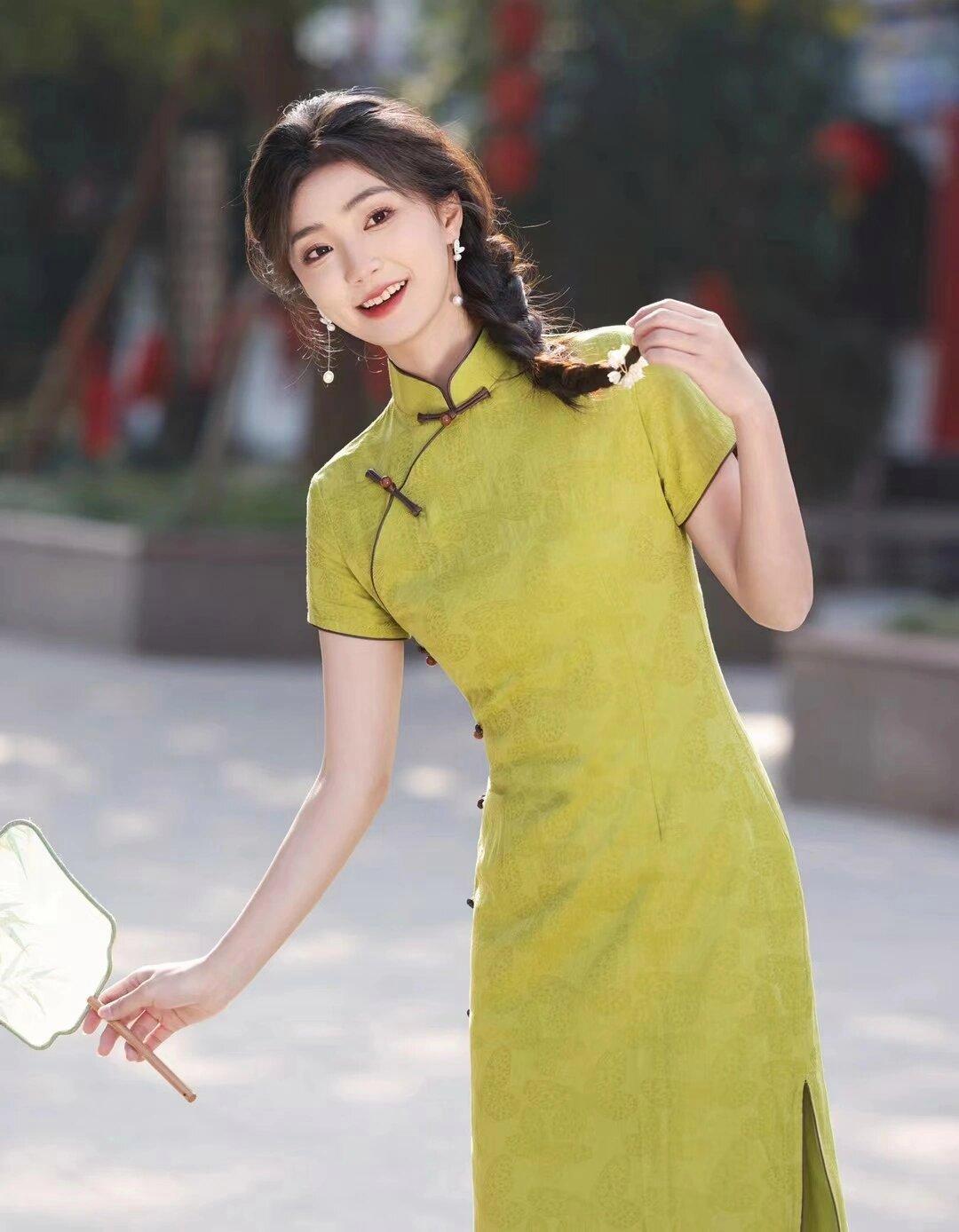 旗袍拍照9个姿势,简单易学,拍照气质又漂亮