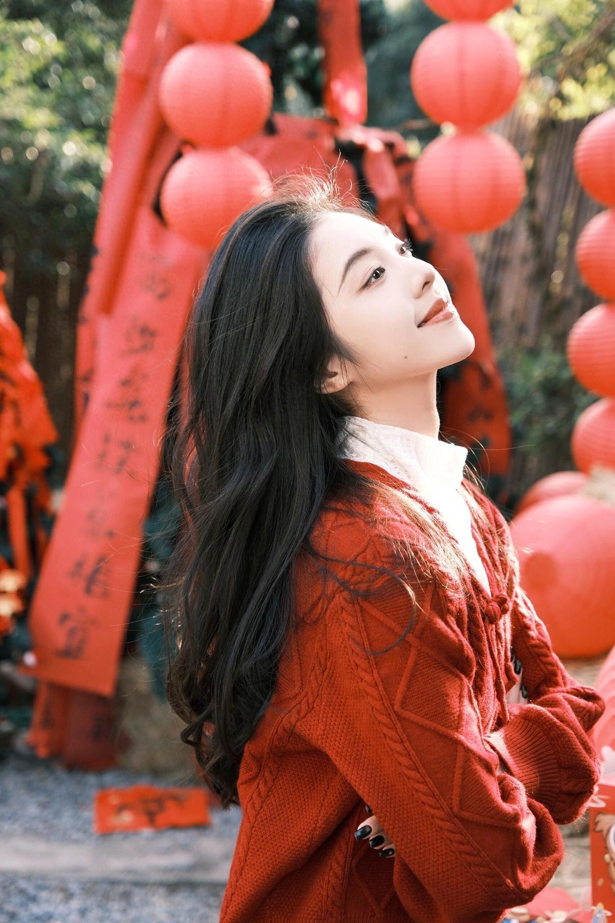 新年拍照姿势教程,9个拍照姿势,拍出好看新年氛围感