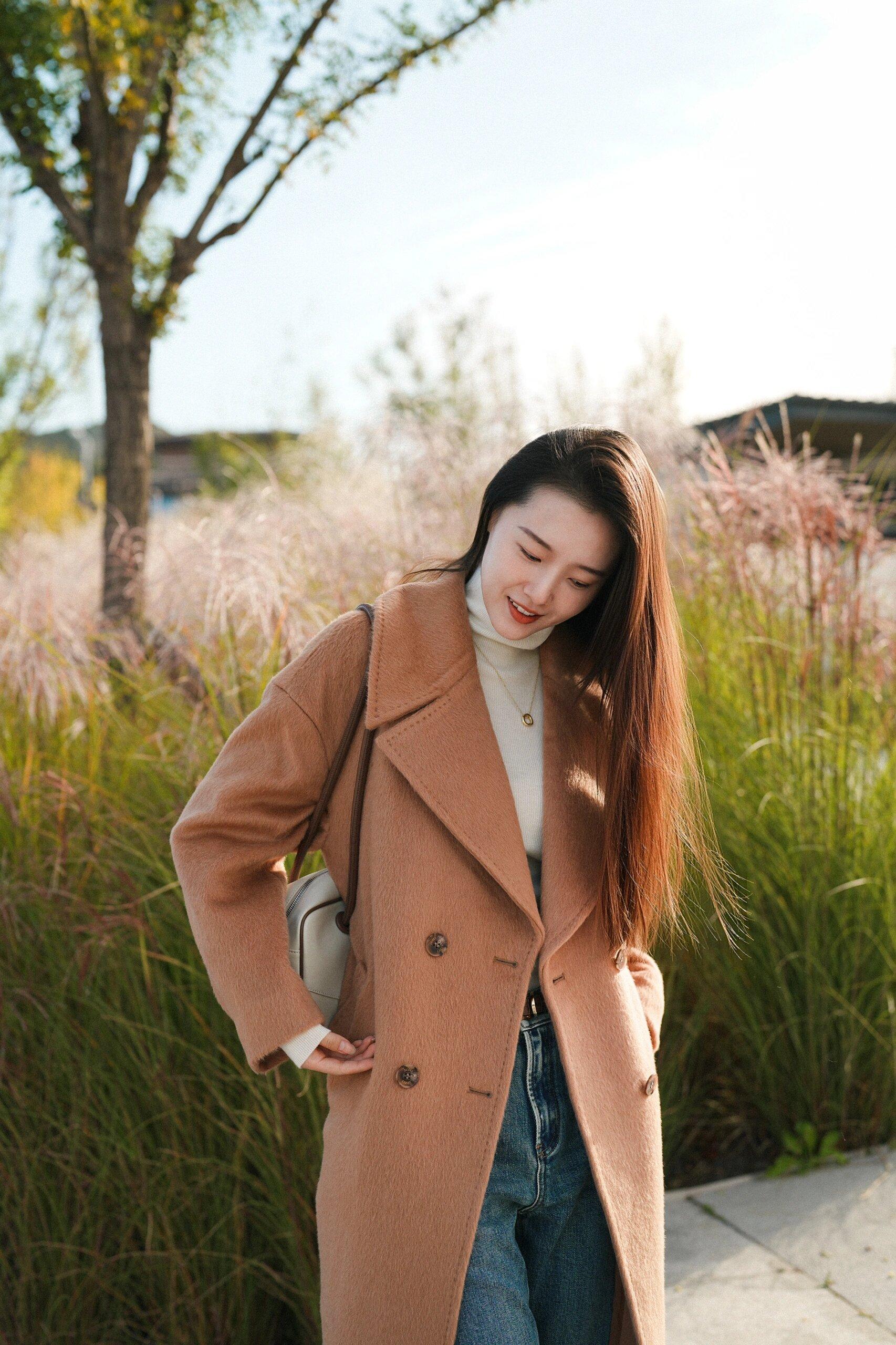 单人拍照姿势,学好这8个,一个人随便拍都美美的