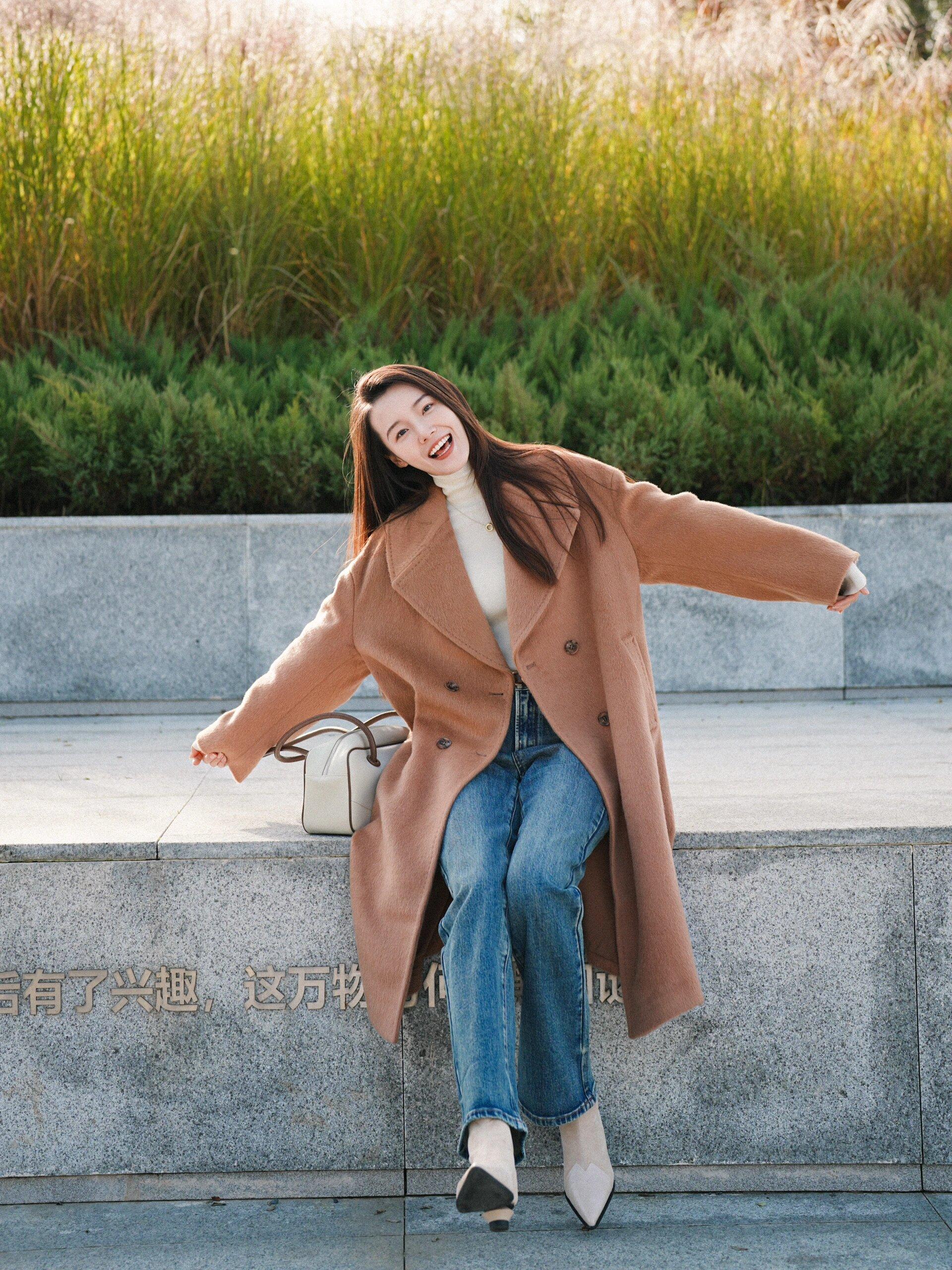 单人拍照姿势,学好这8个,一个人随便拍都美美的