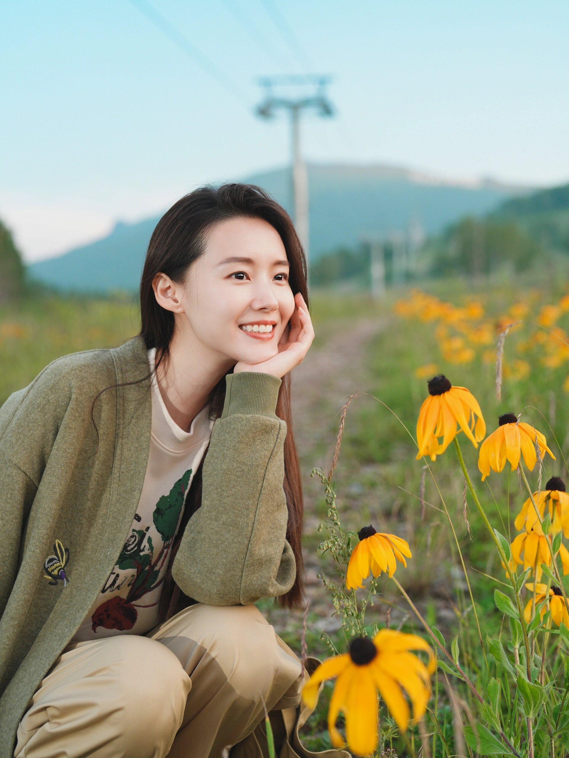 单人拍照姿势,学好这8个,一个人随便拍都美美的