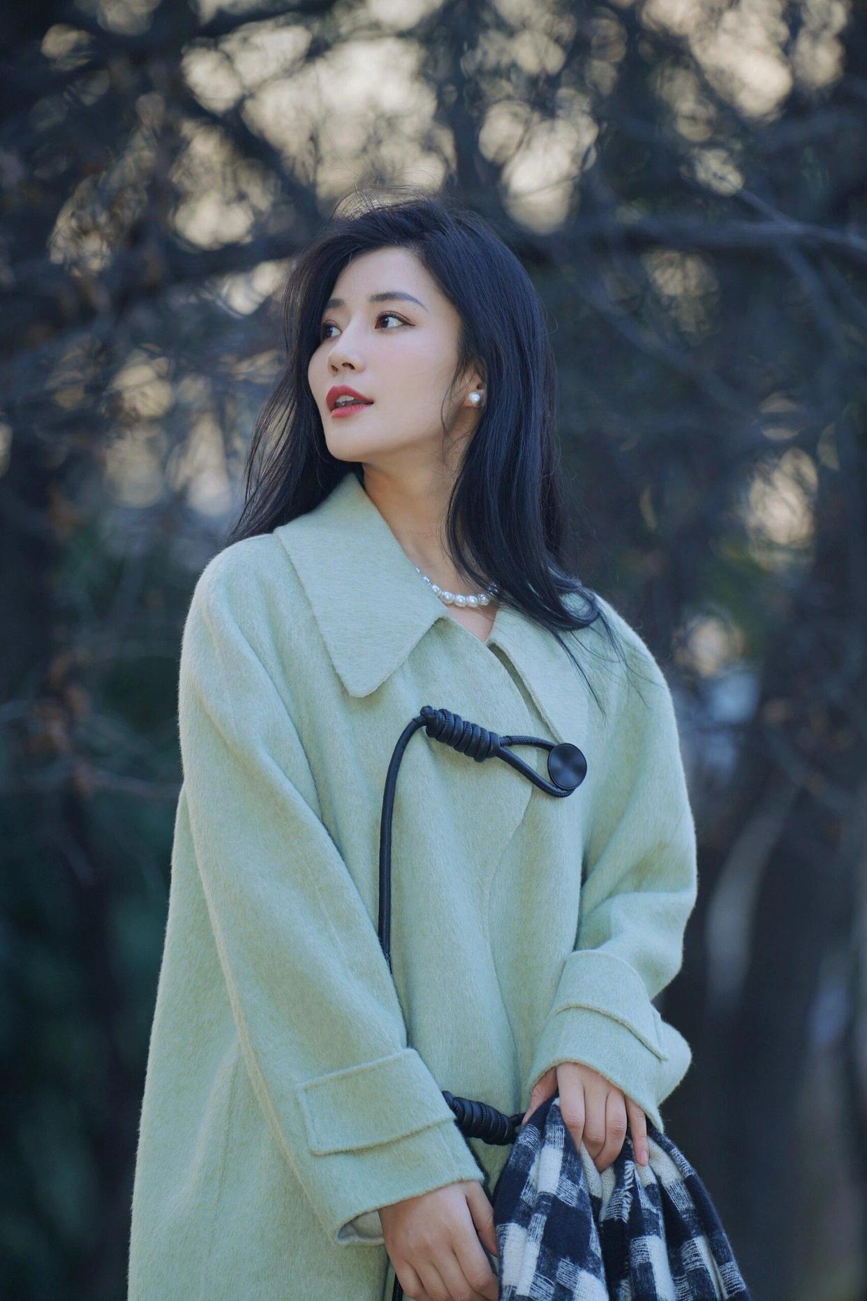 怎么拍照自然,姿势这样摆,照片这样拍,好看又出圈