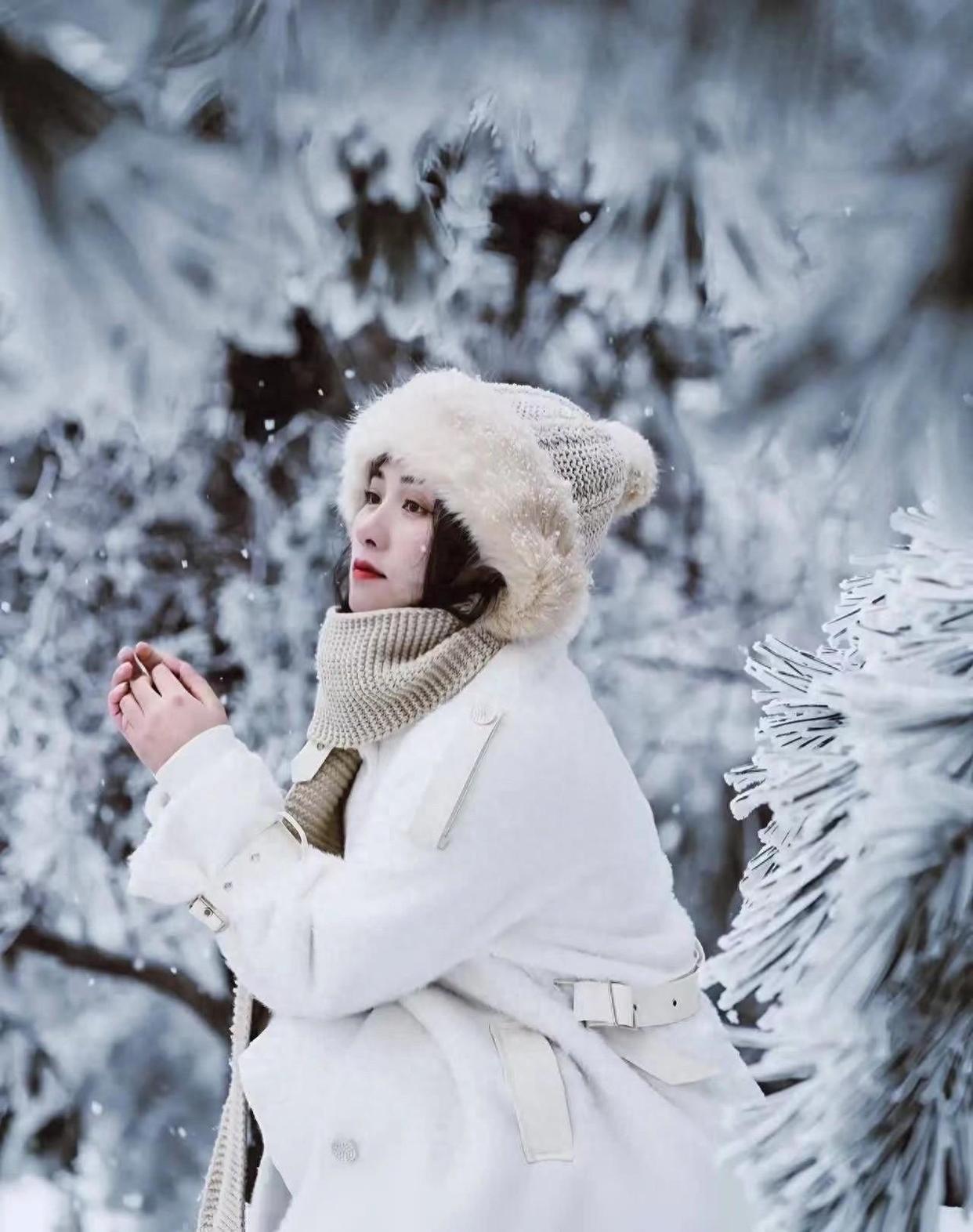 雪地人像摄影,这些姿势和技巧,出片率高人也美