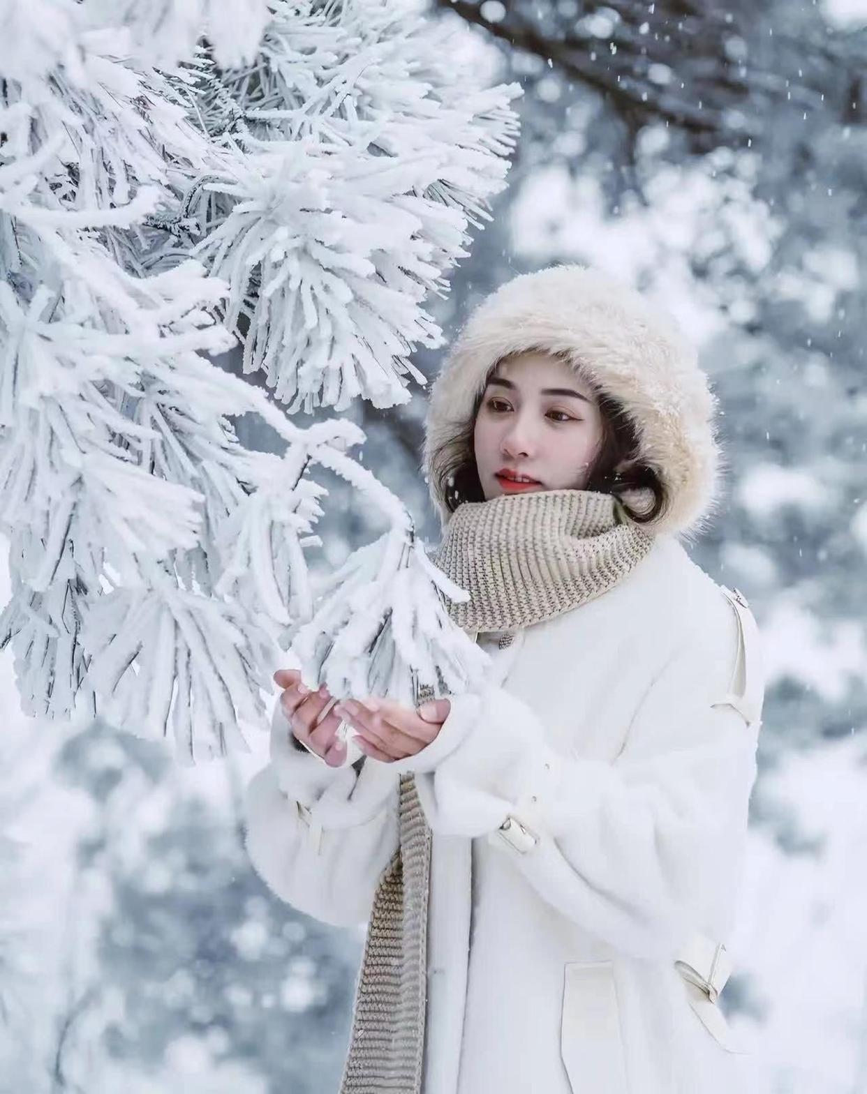 雪地人像摄影,这些姿势和技巧,出片率高人也美