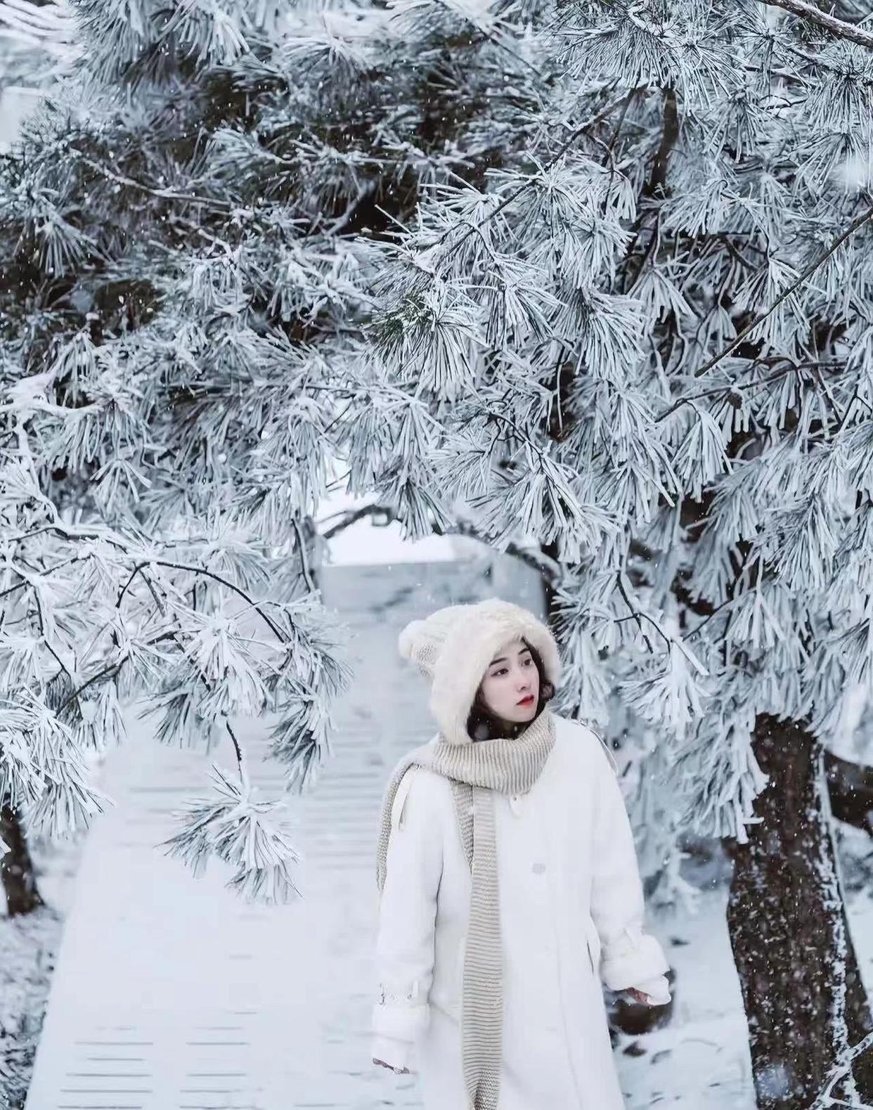 雪地人像摄影,这些姿势和技巧,出片率高人也美