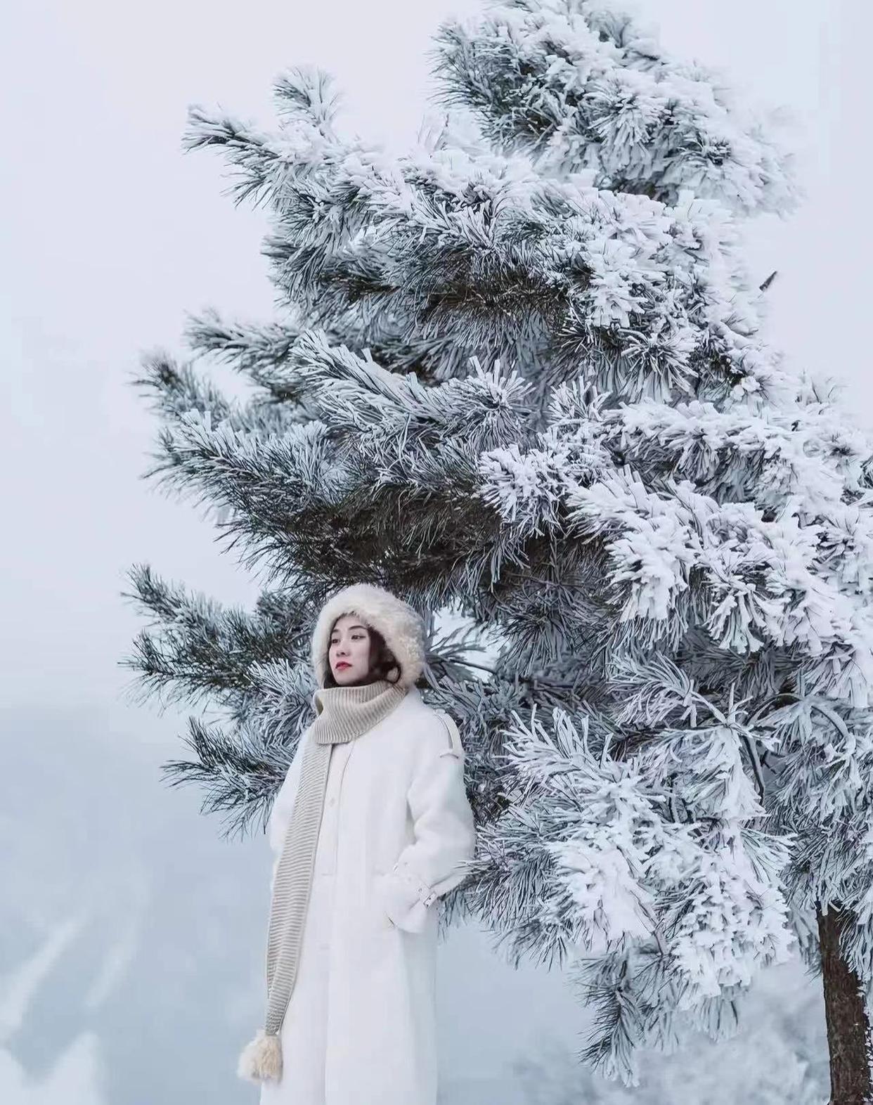 雪地人像摄影,这些姿势和技巧,出片率高人也美
