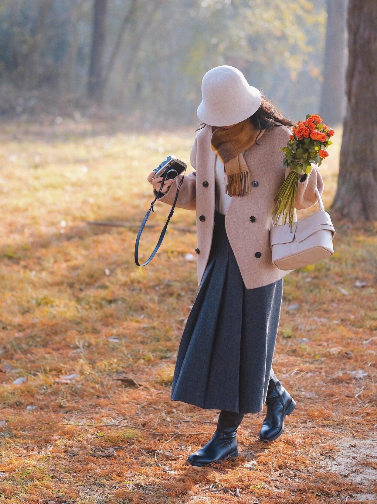 中年女士拍照,9个姿势,简约好学,拍照优雅自然有气质