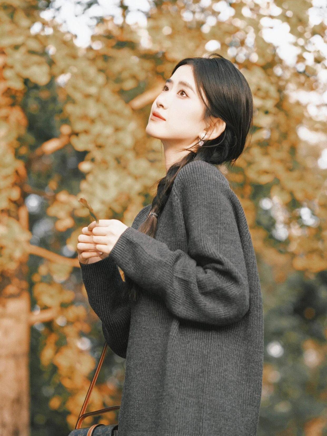 一个人拍照,7个姿势可以摆,这样拍照自然又漂亮