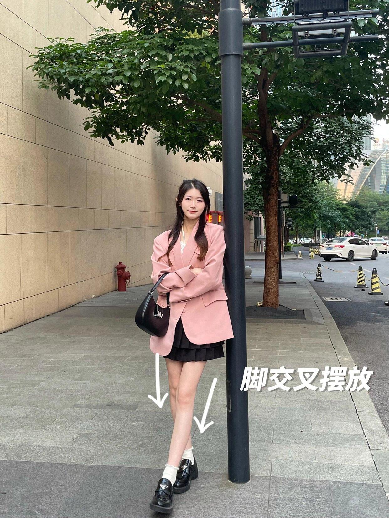 全身照站姿怎么拍,9个姿势,温柔又出片,腿长又好看