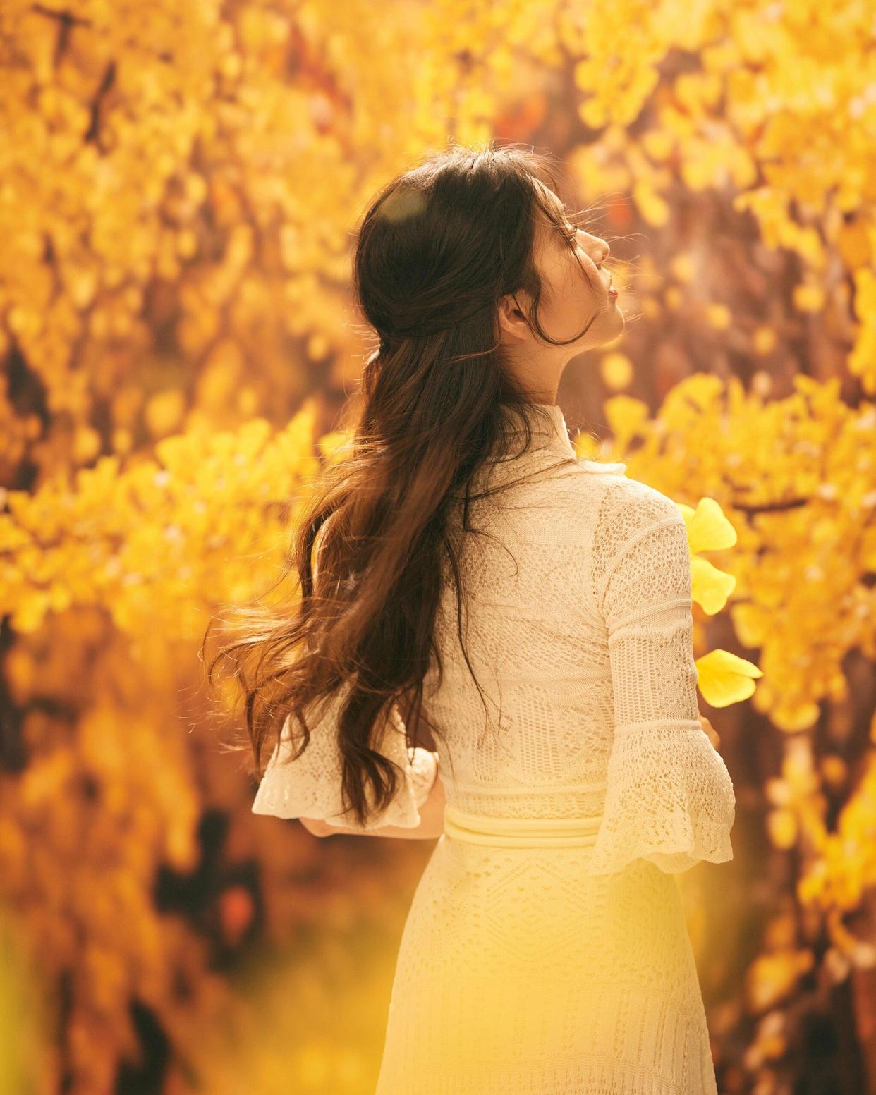 秋冬氛围感银杏写真,一拍就能出片,谁拍谁好看
