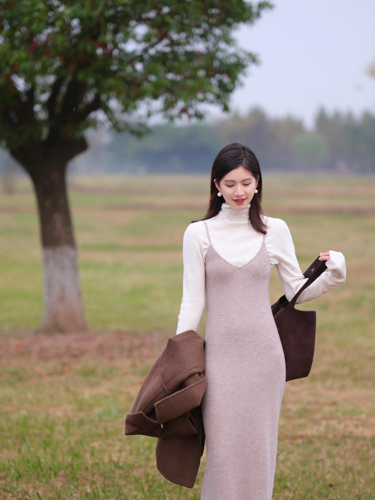 7个户外拍照姿势,简单易学,拍照气质又漂亮