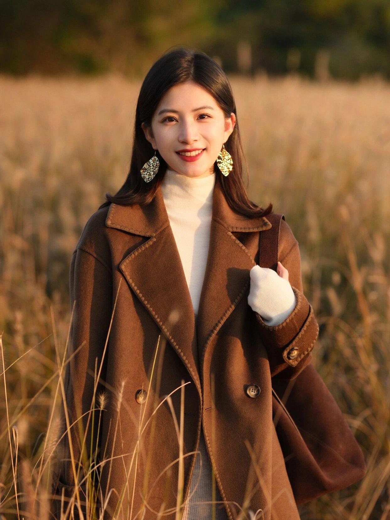 7个户外拍照姿势,简单易学,拍照气质又漂亮