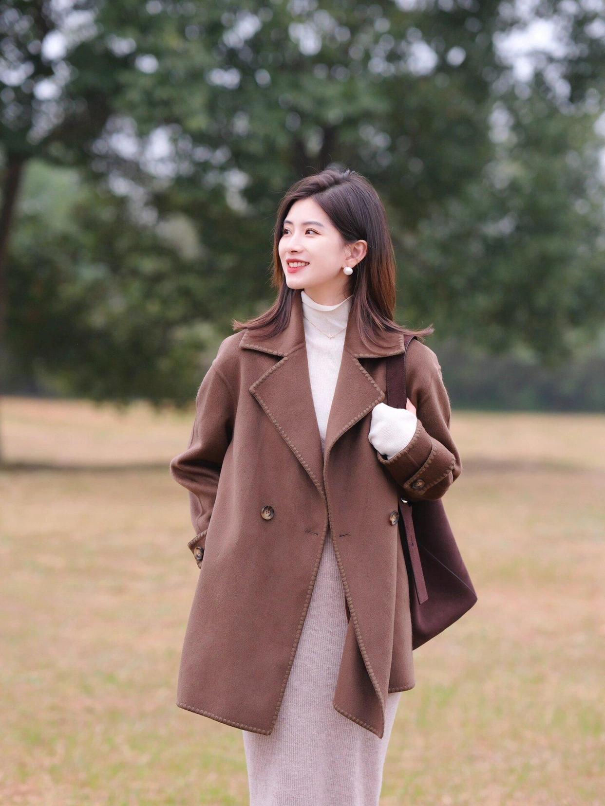 7个户外拍照姿势,简单易学,拍照气质又漂亮