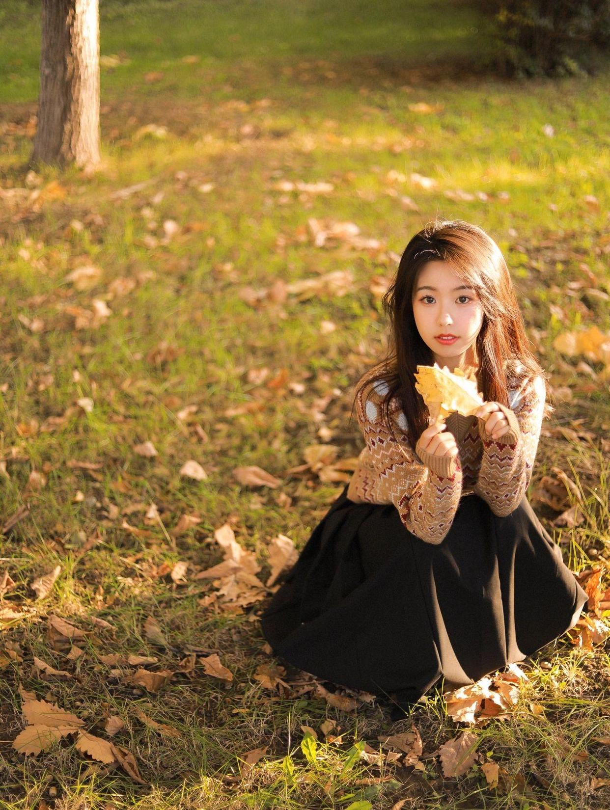 秋天怎么拍美照,8个姿势简单好学,拍出氛围感满满