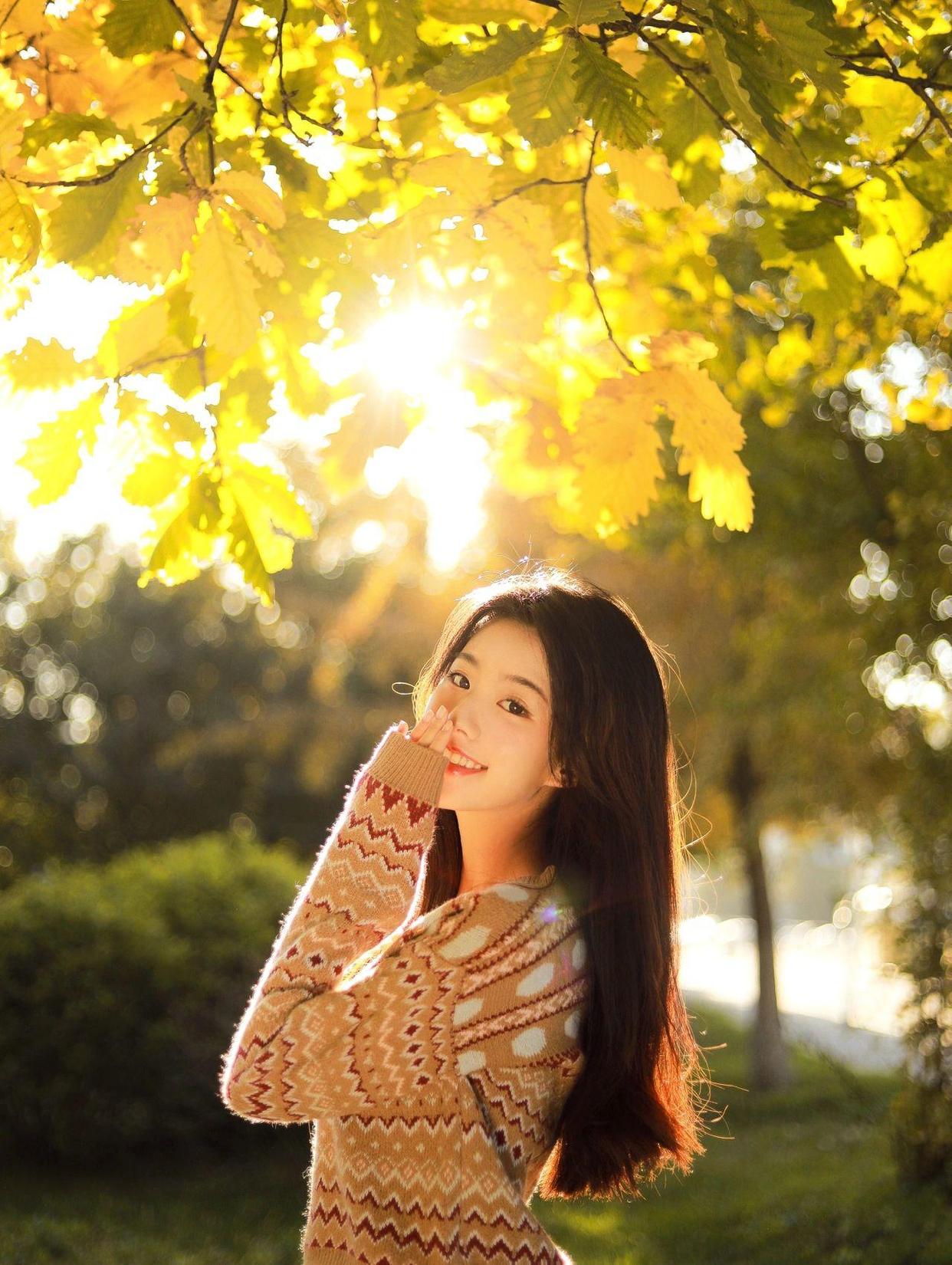 秋天怎么拍美照,8个姿势简单好学,拍出氛围感满满