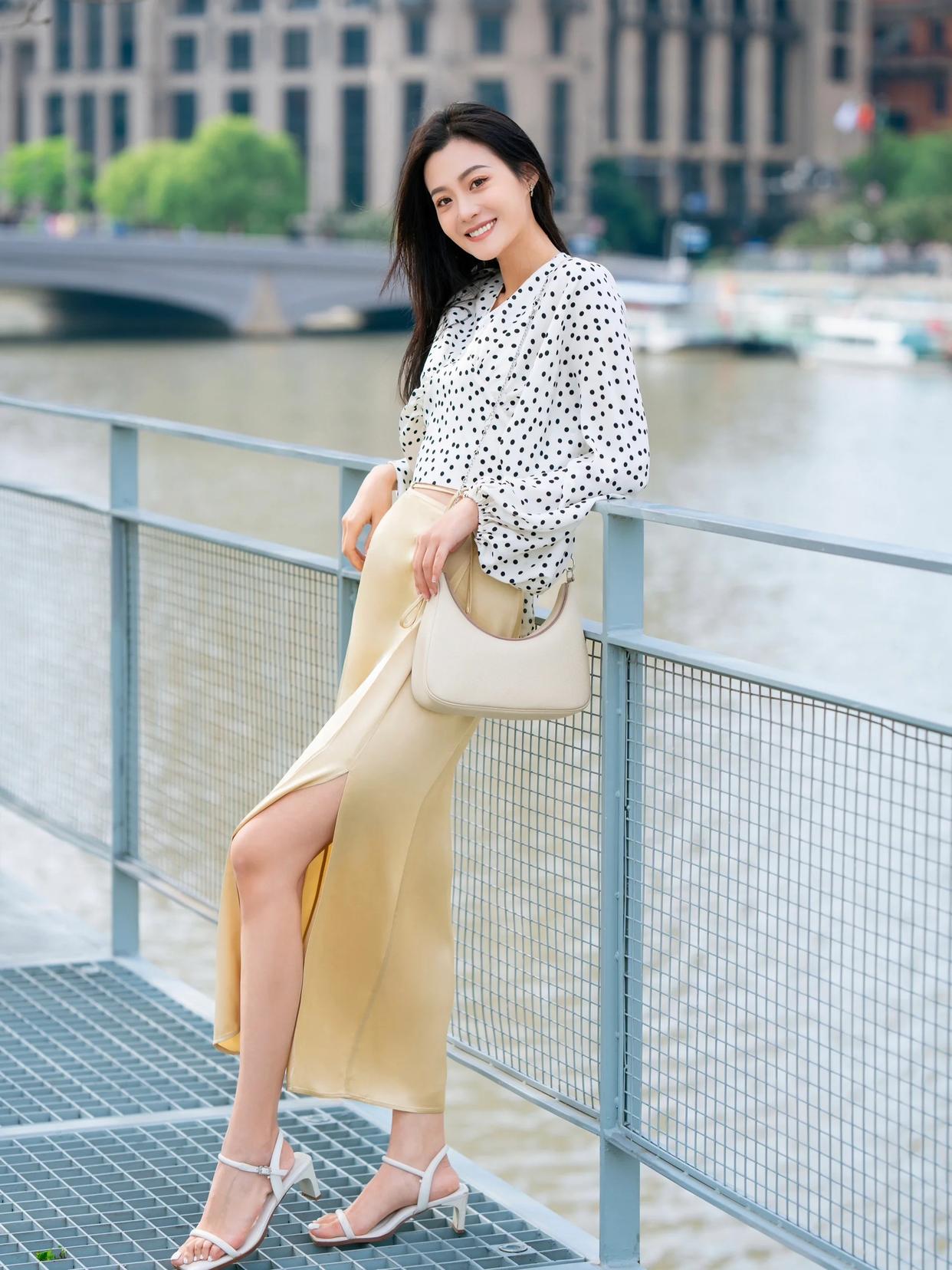 日常拍照,这些落落大方的拍照姿势,气质优雅很好看