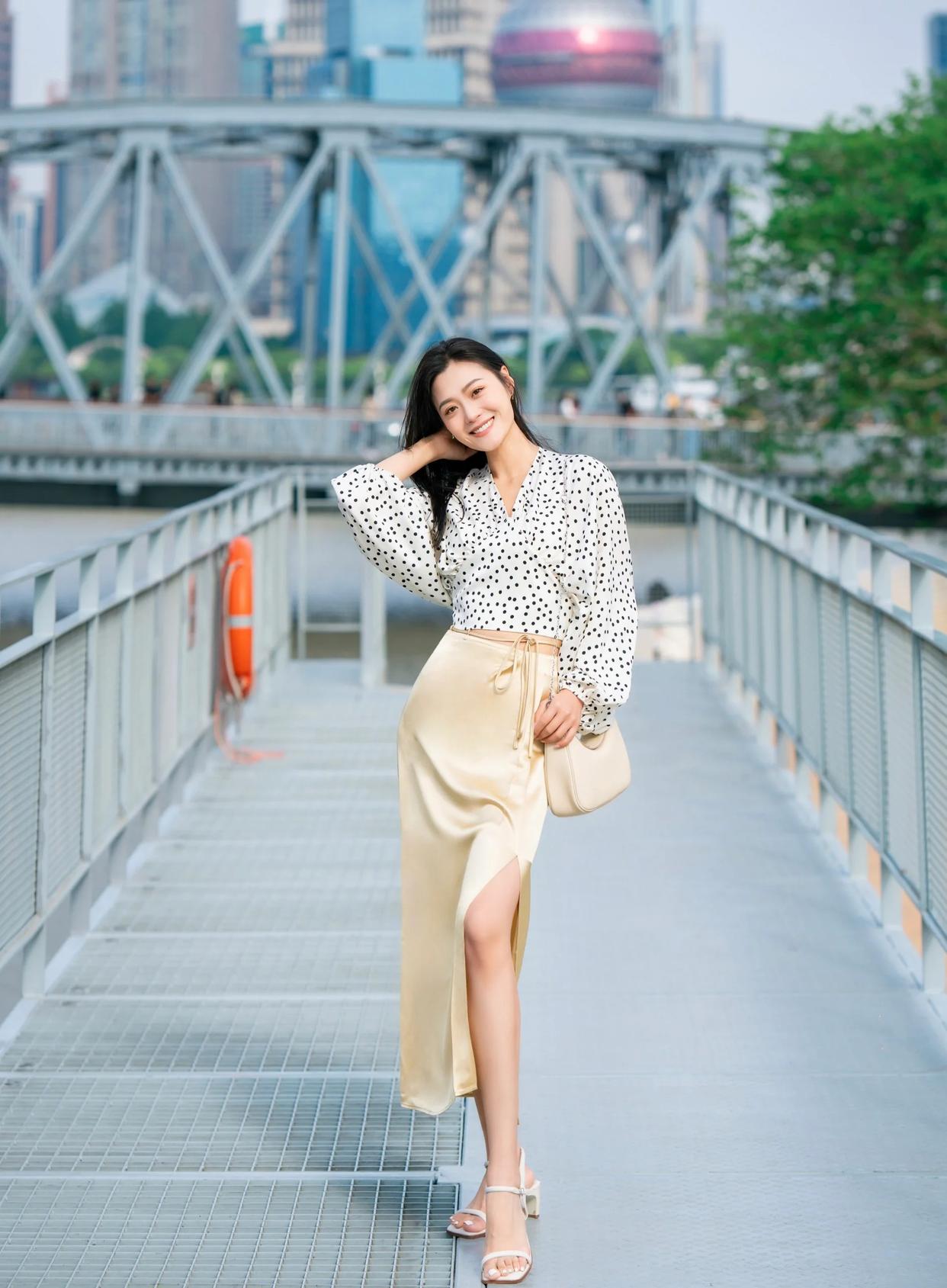 日常拍照,这些落落大方的拍照姿势,气质优雅很好看