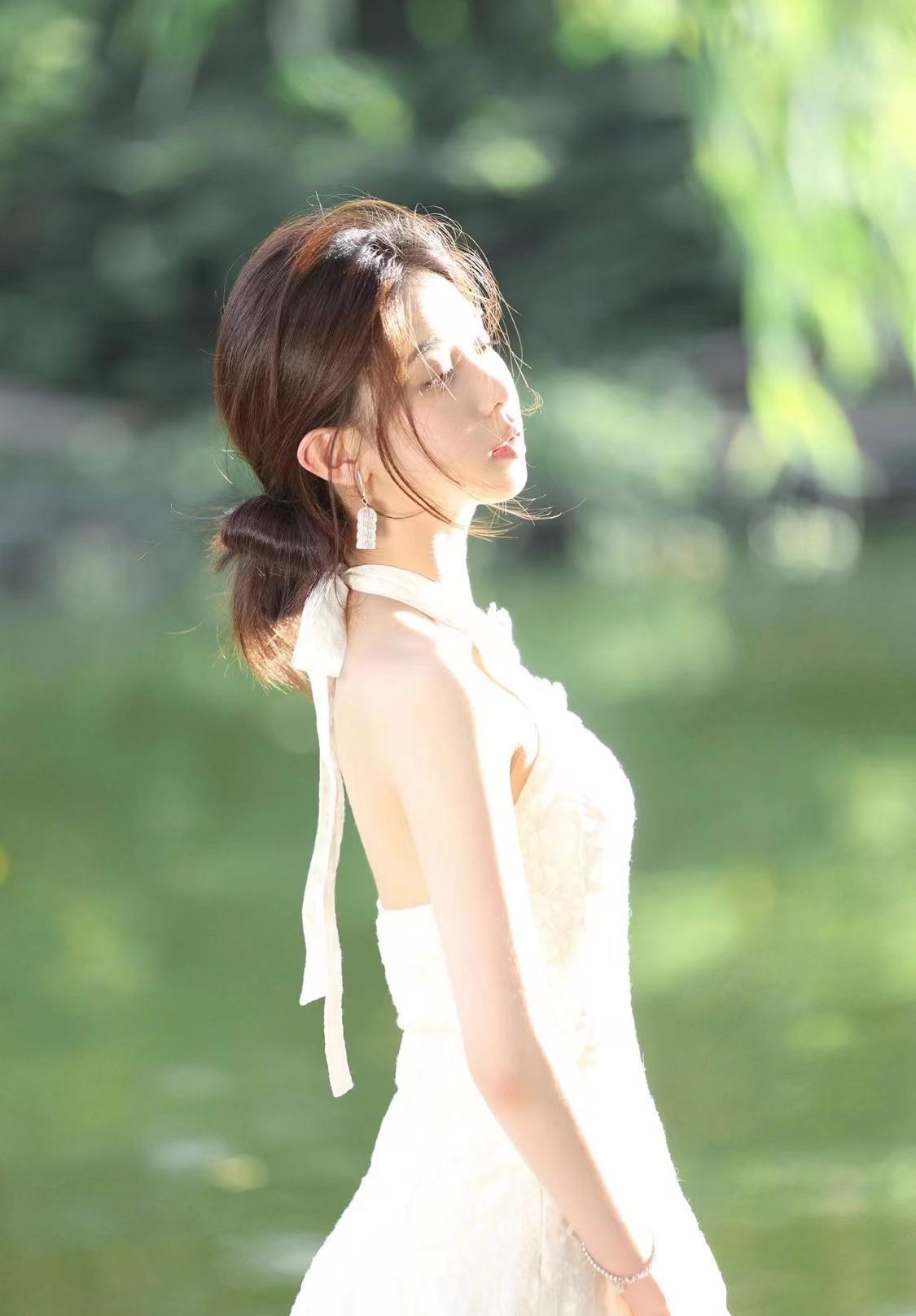 担心拍照显脸大,8个有效方法,帮你拍照又美又瘦脸也小