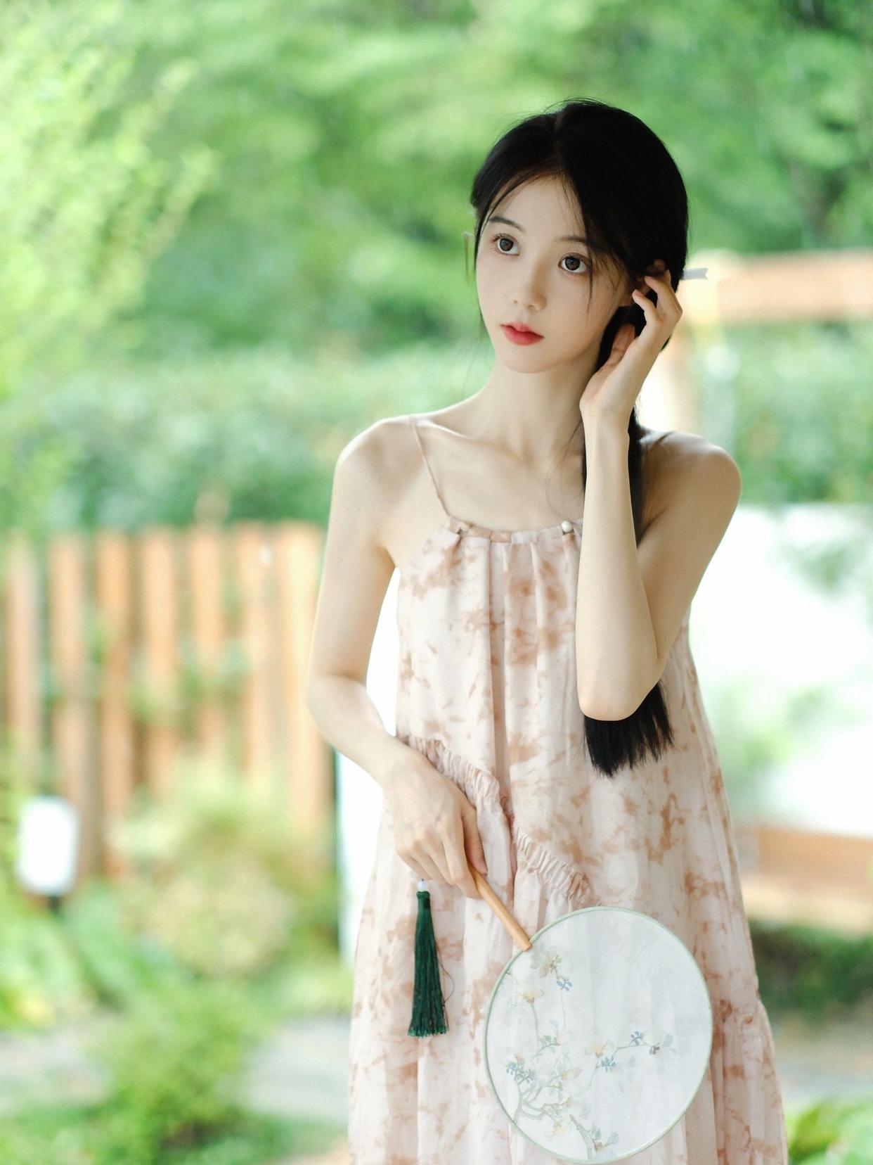 担心拍照显脸大,8个有效方法,帮你拍照又美又瘦脸也小