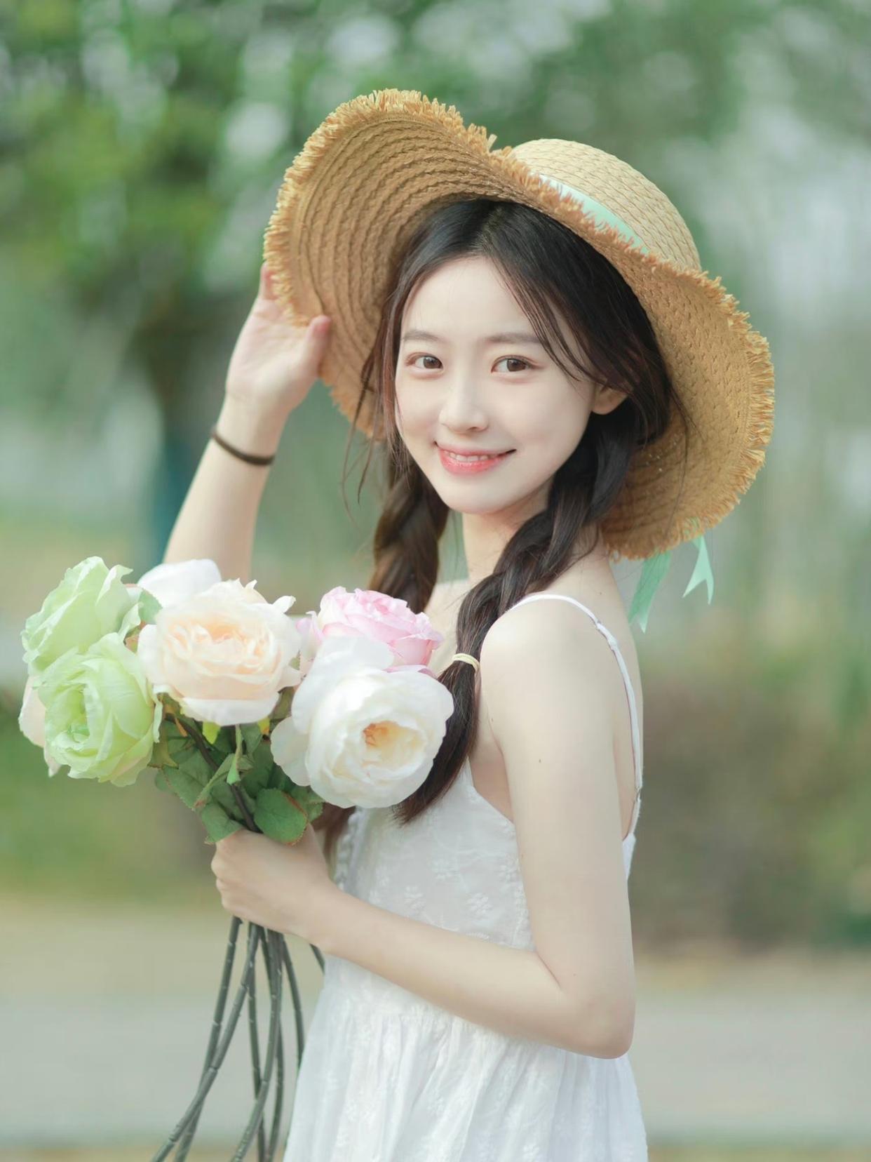 半身照怎么拍才美?这些技巧是关键,帮你拍照上镜又有表现力