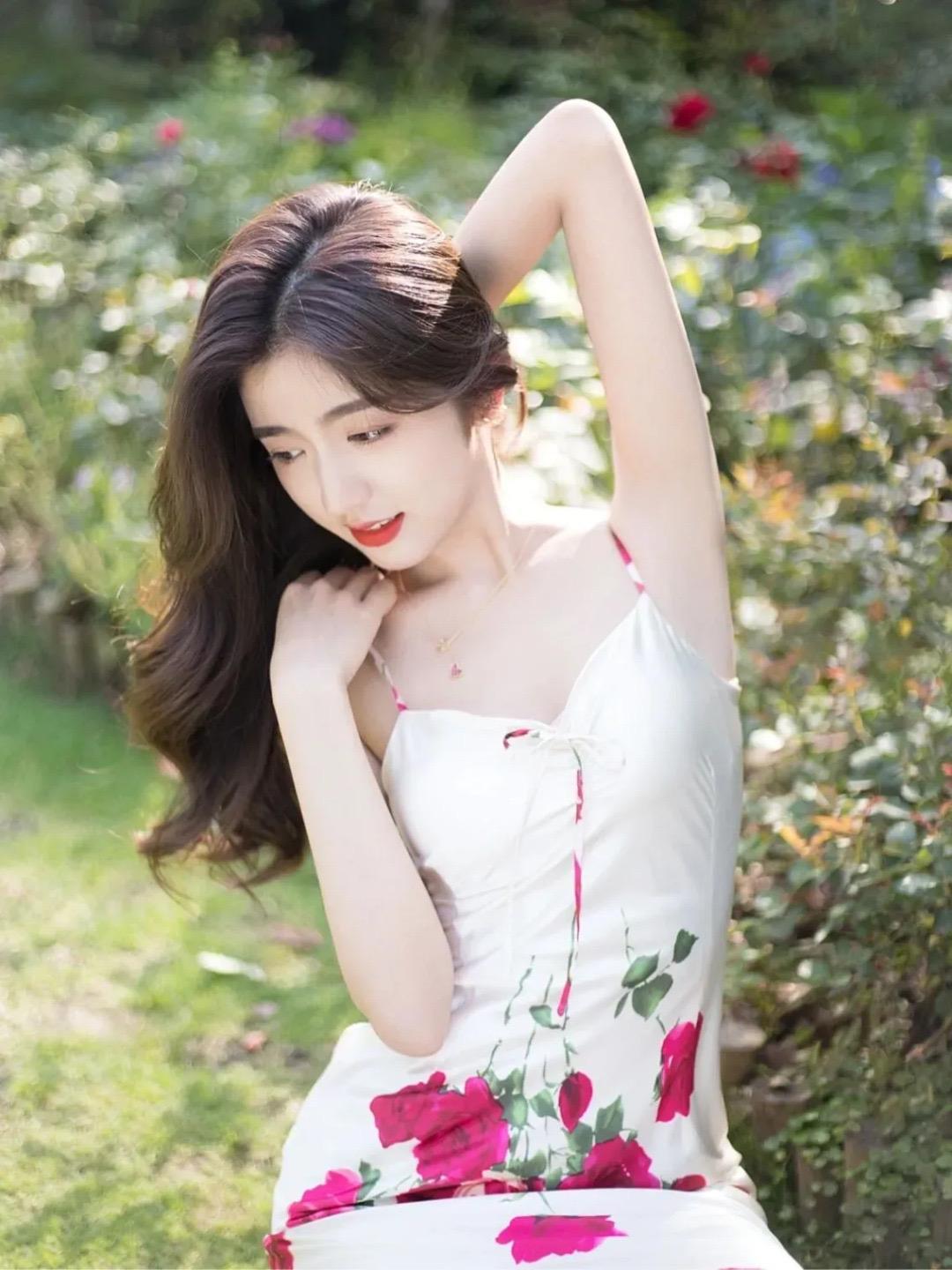 半身照怎么拍才美?这些技巧是关键,帮你拍照上镜又有表现力