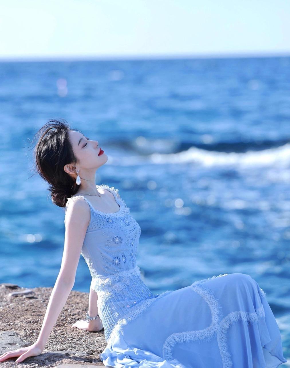 到海边拍人像照,姿势技巧学起来,拍出美美的海边人像很简单