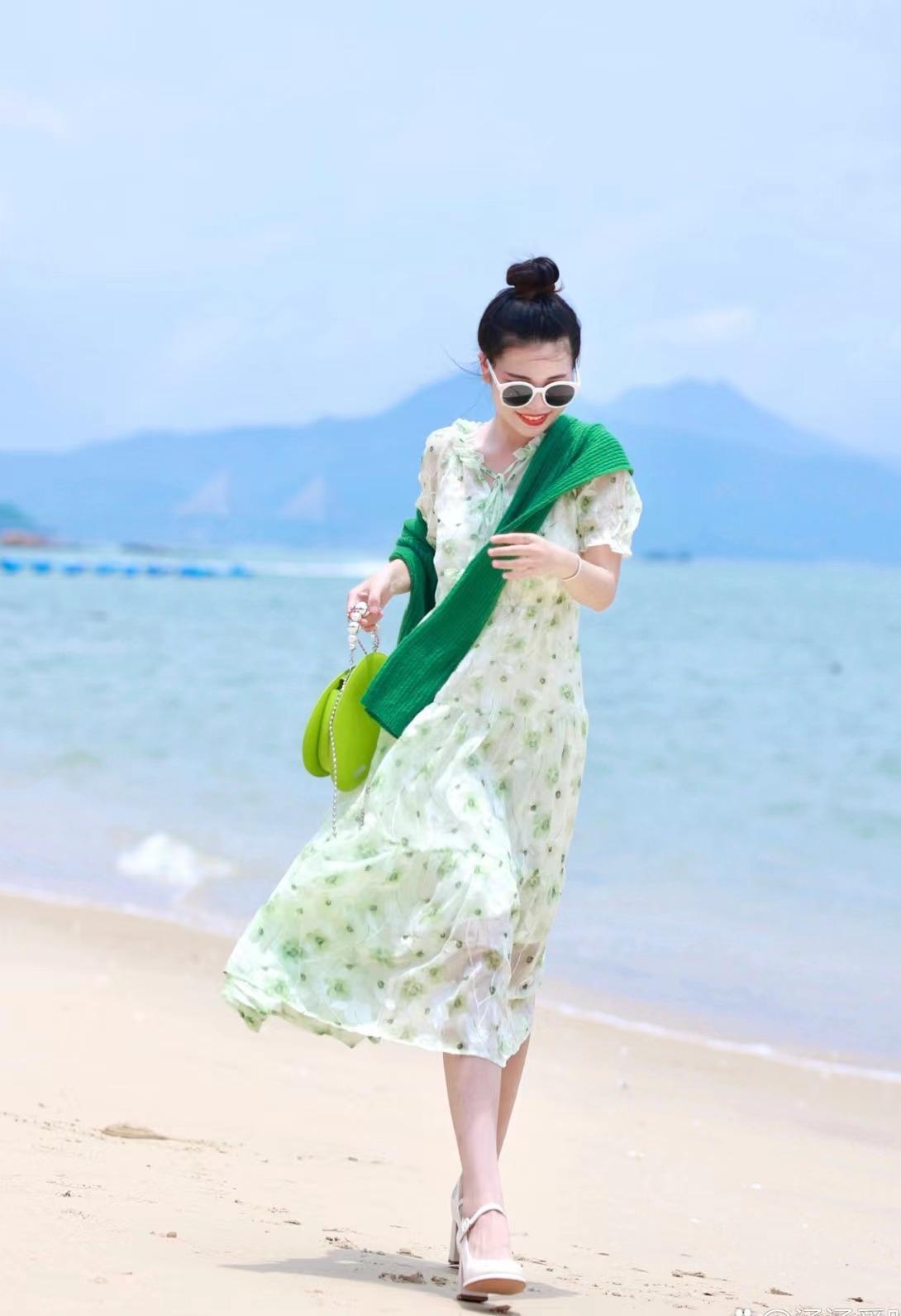 到海边拍人像照,姿势技巧学起来,拍出美美的海边人像很简单